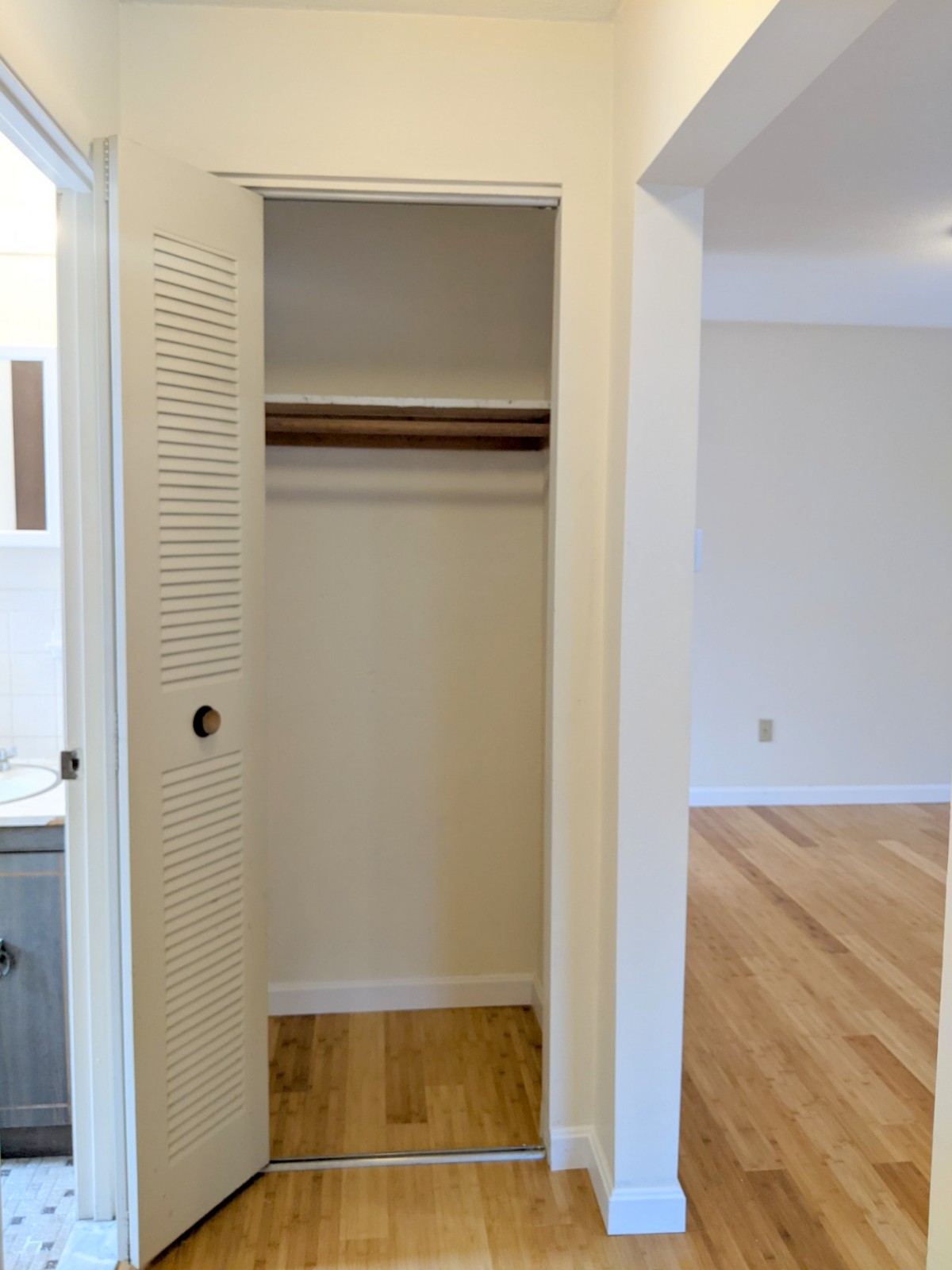 12 Cameron Ave, Davis Square