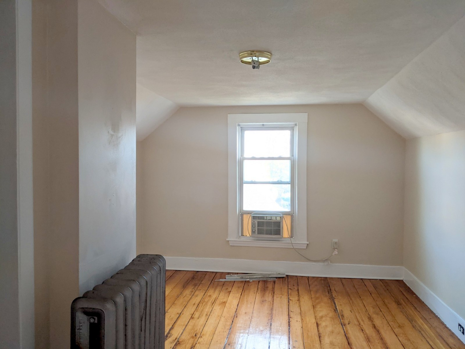 11 Clarendon Ave, Davis Square