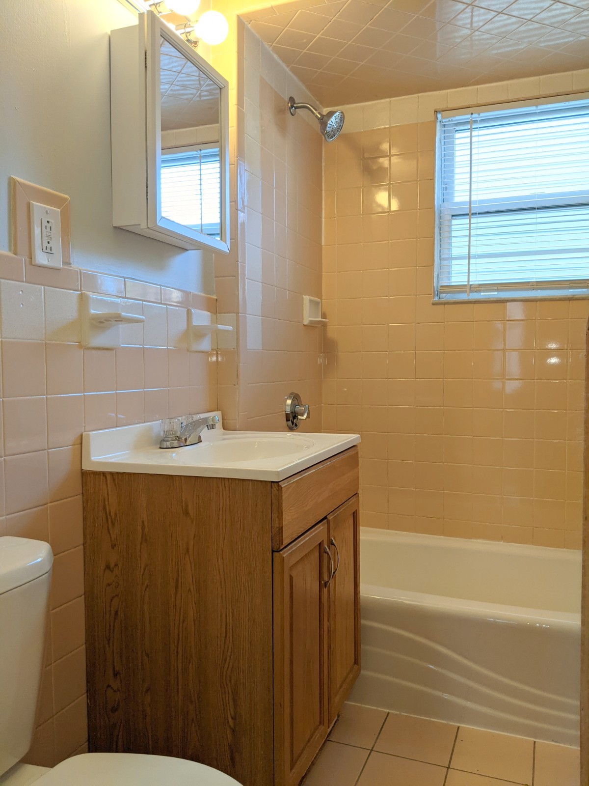 11 Walter Ter, Magoun Square