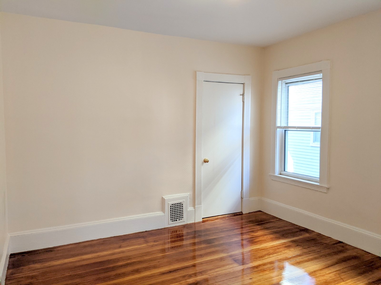 11 Walter Ter, Magoun Square