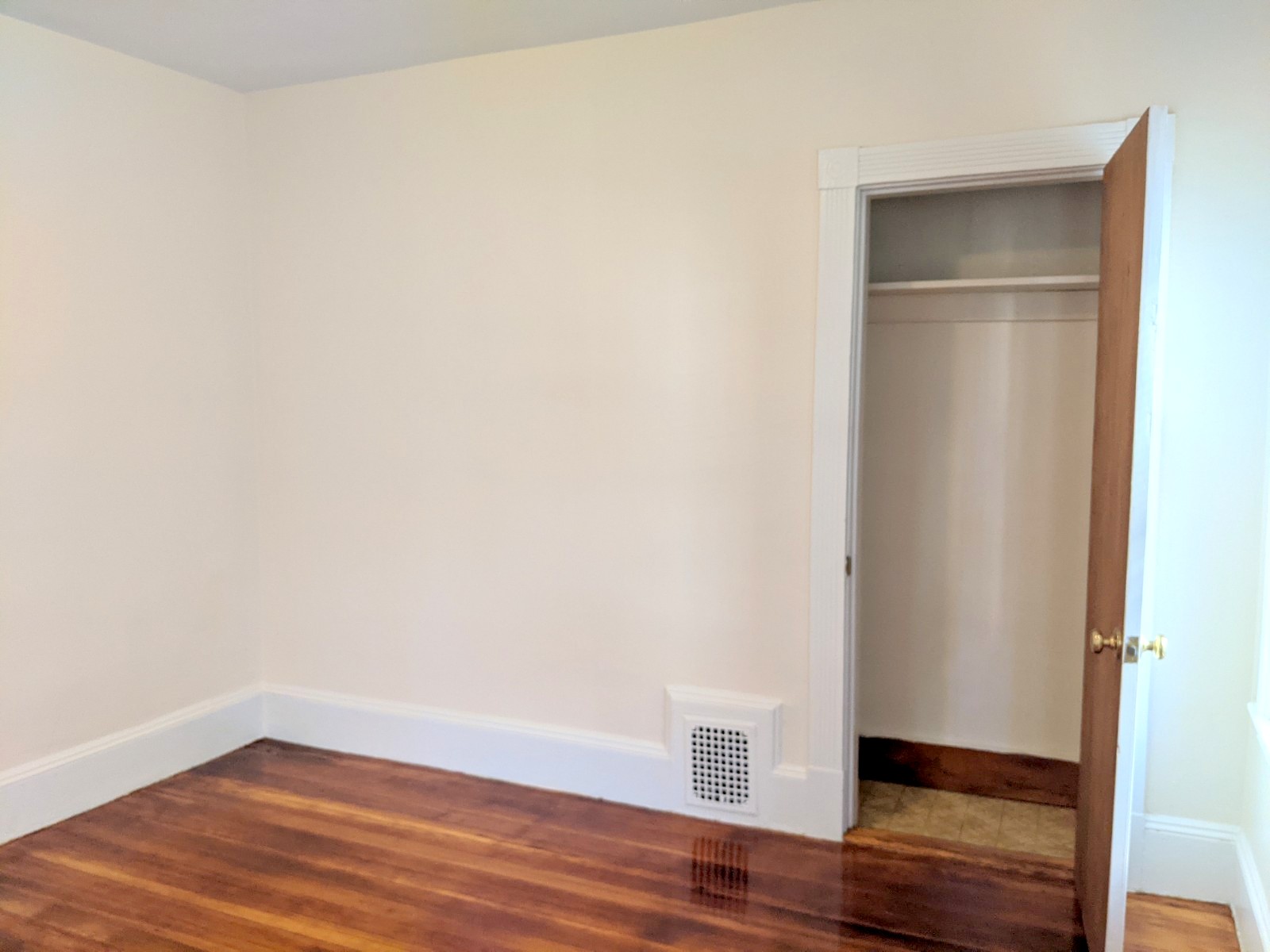 11 Walter Ter, Magoun Square