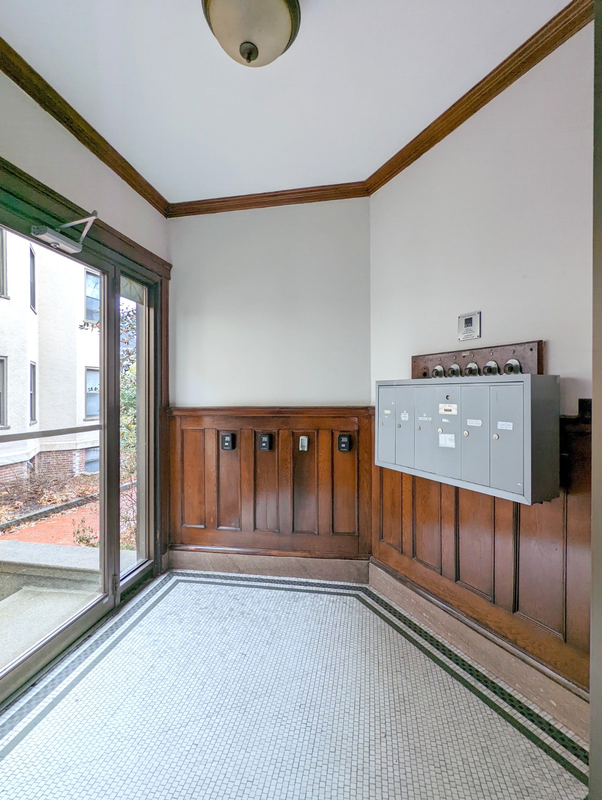 19 Pleasant St, Central Square