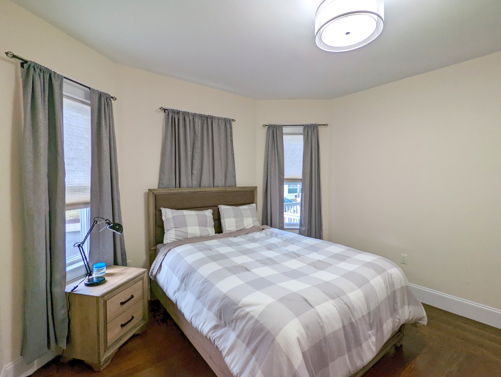 31 Bowen Ave, Medford