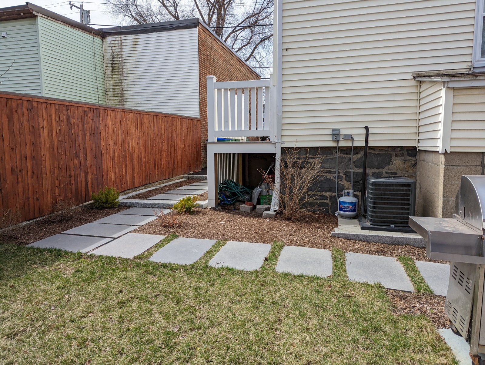 502 Main St, Medford