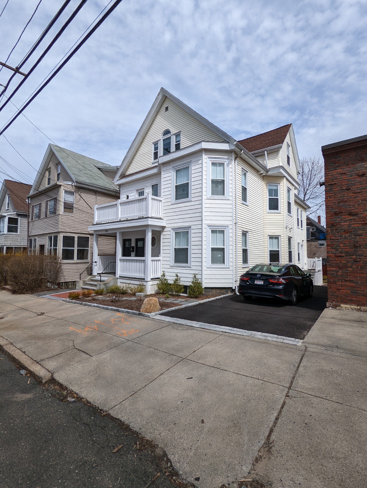 502 Main St, Medford