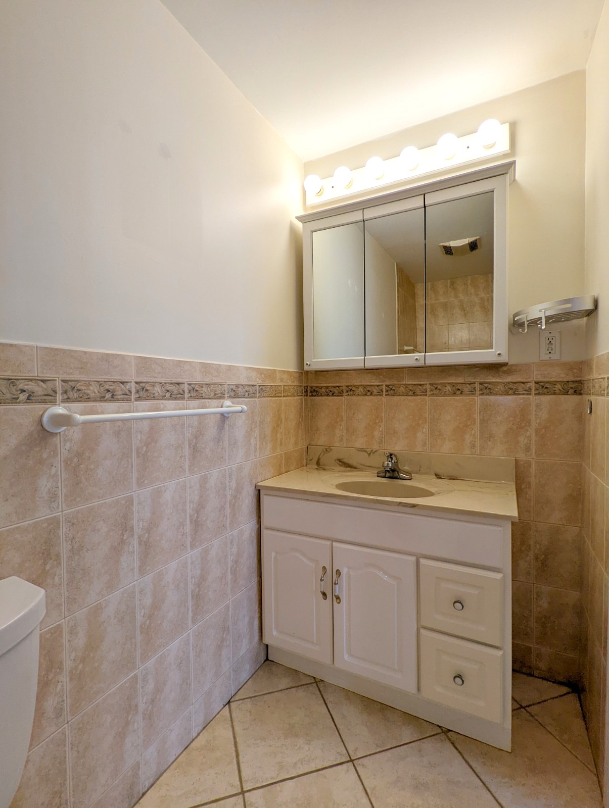 7 Locke St, Porter Square