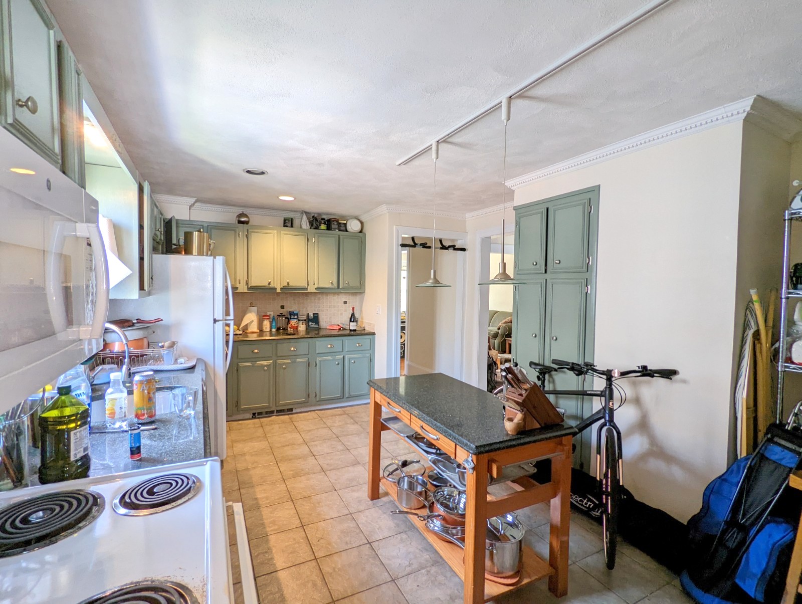 16 Hale Ave, Medford