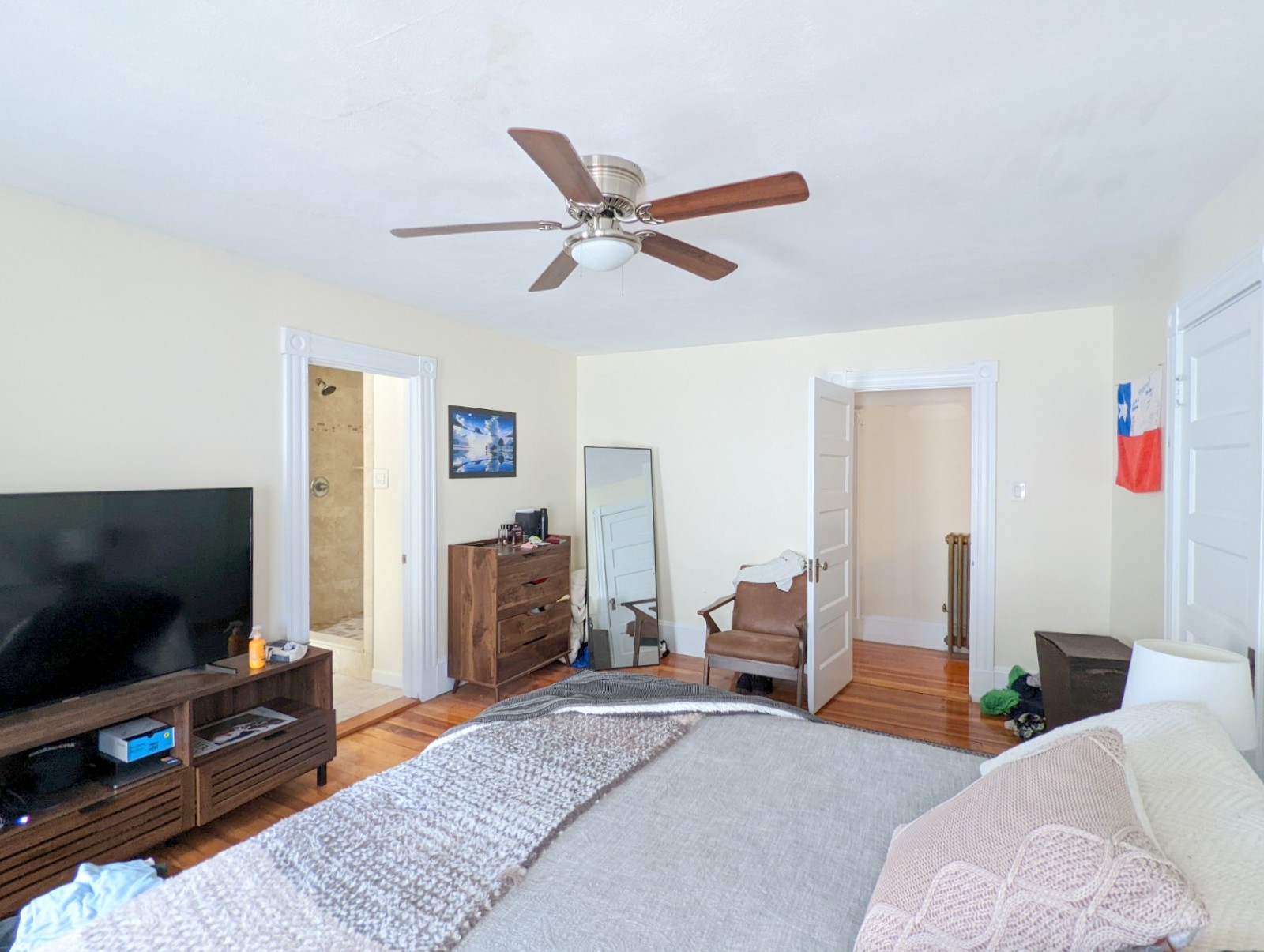 16 Hale Ave, Medford