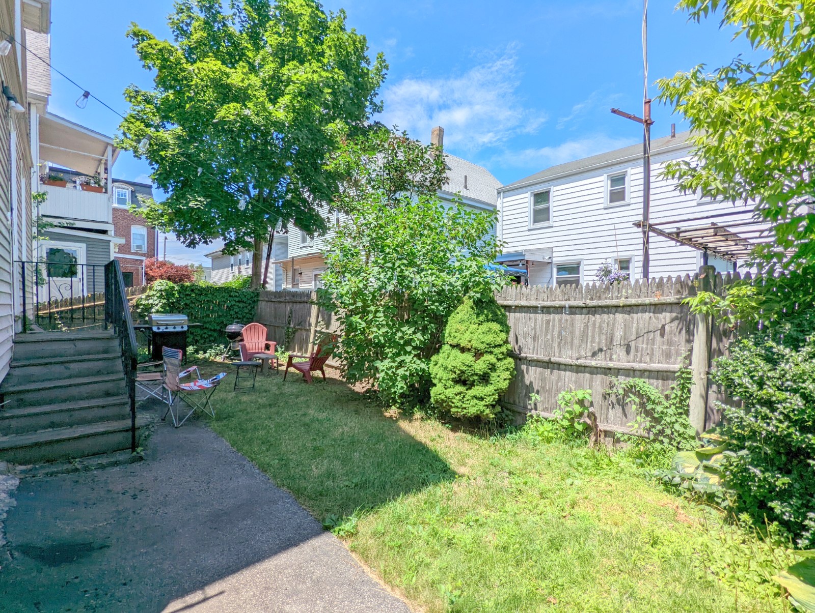 16 Hale Ave, Medford