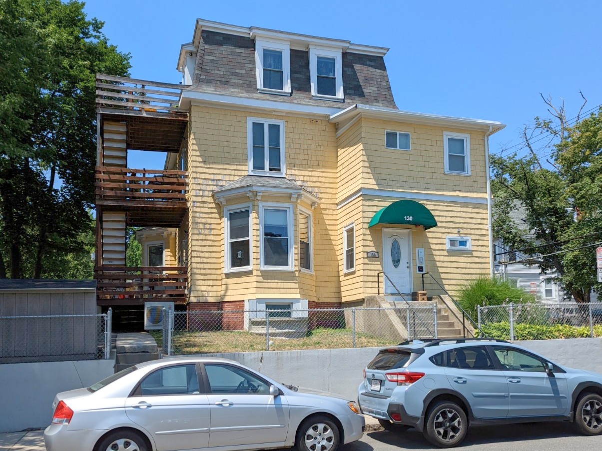 130 Sycamore St, Magoun Square