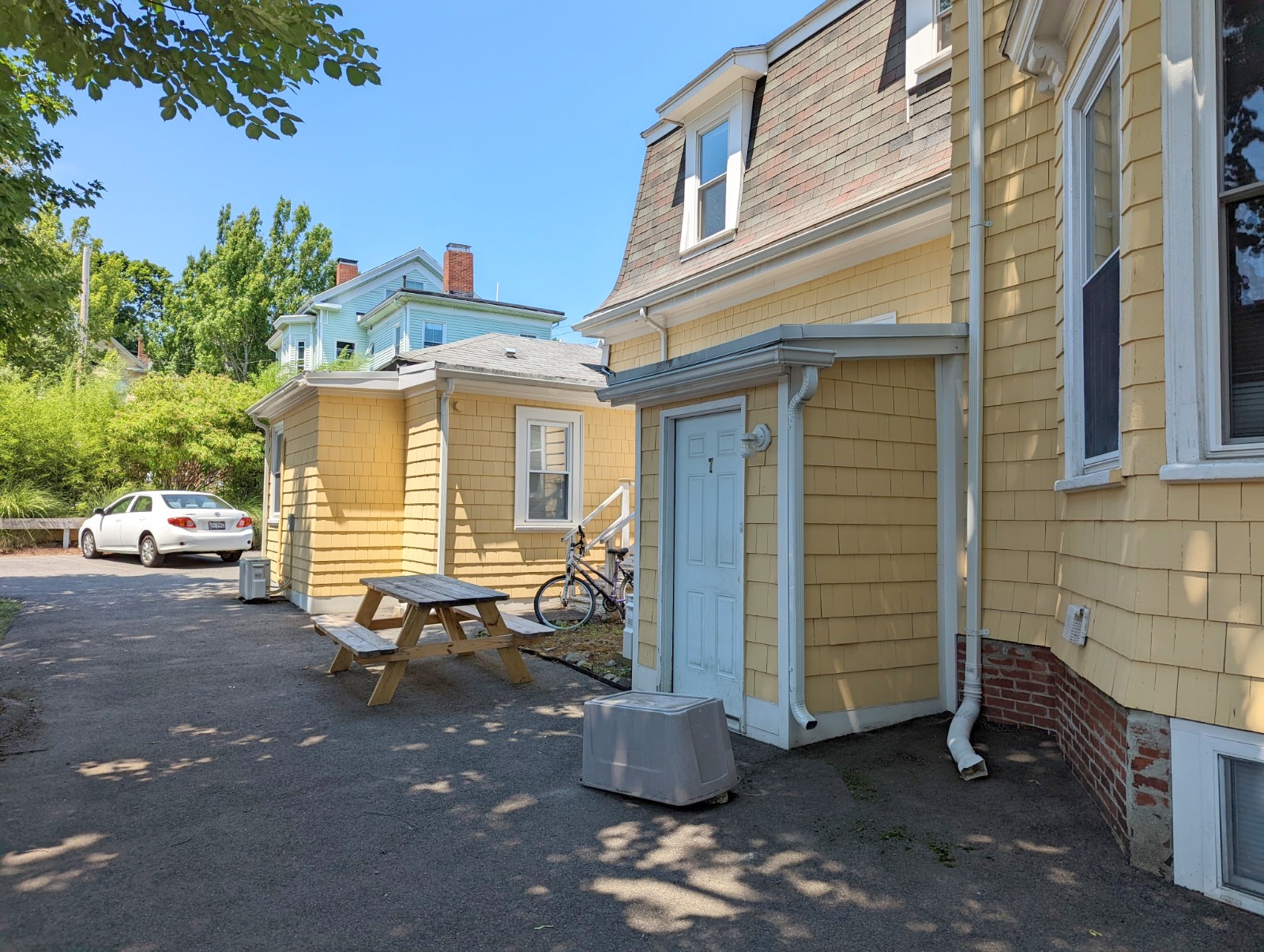 130 Sycamore St, Magoun Square