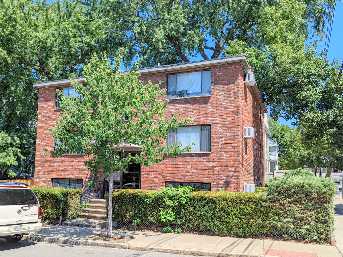 102 Alpine St, Magoun Square