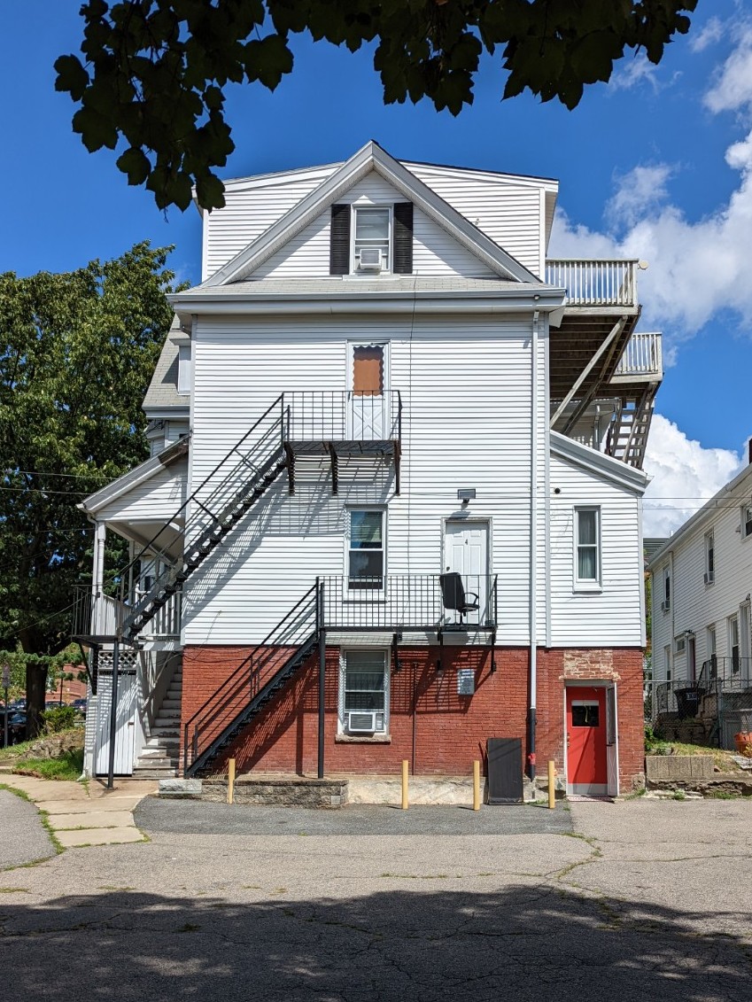 67 Putnam St, Gilman Square