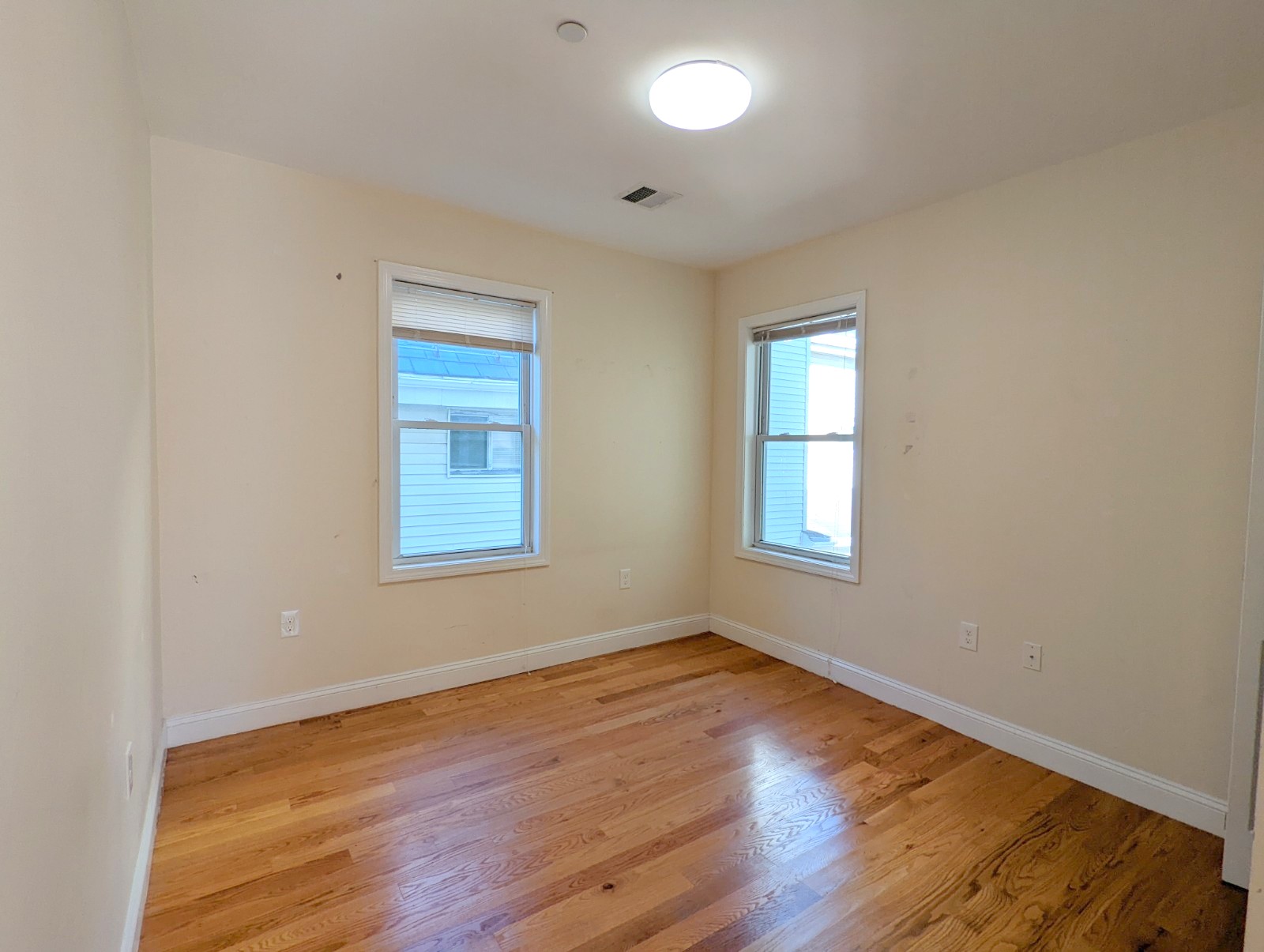 142 Holland St, Davis Square