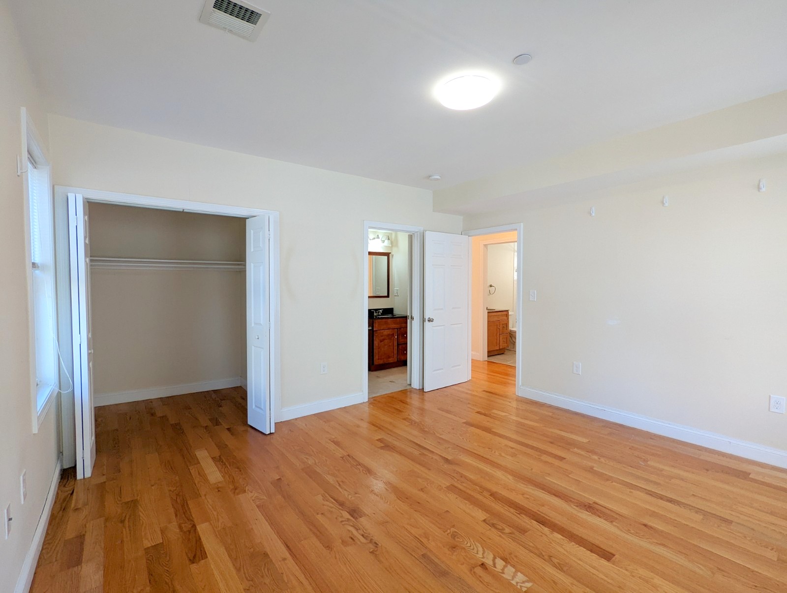 142 Holland St, Davis Square