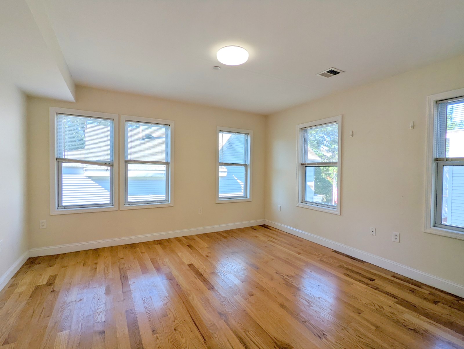 142 Holland St, Davis Square