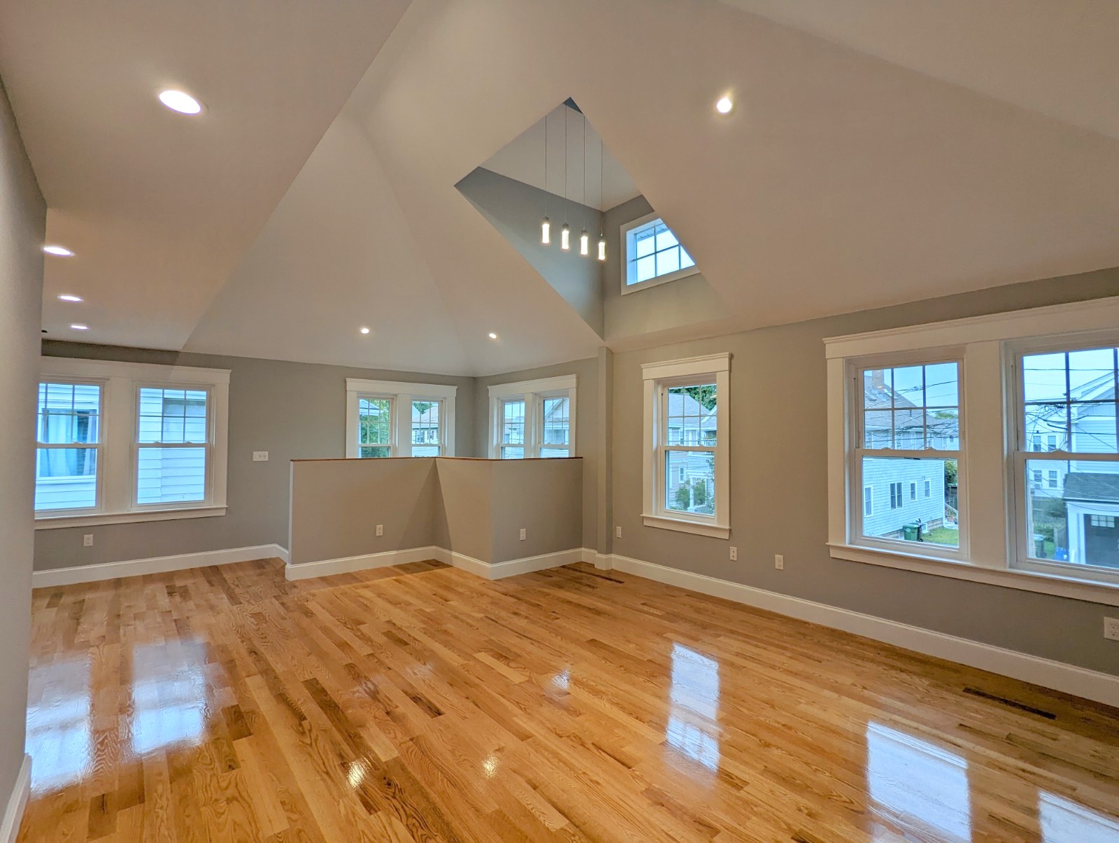 34 Brimmer St, Watertown