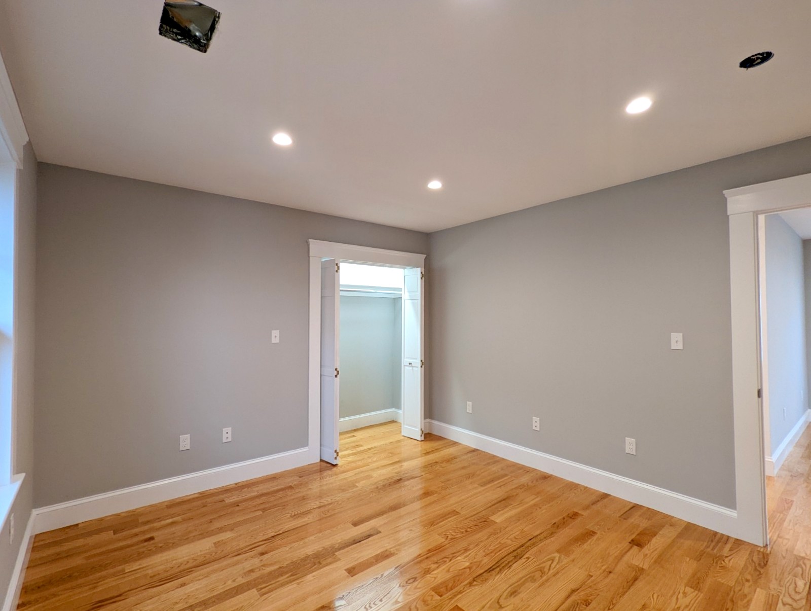 34 Brimmer St, Watertown