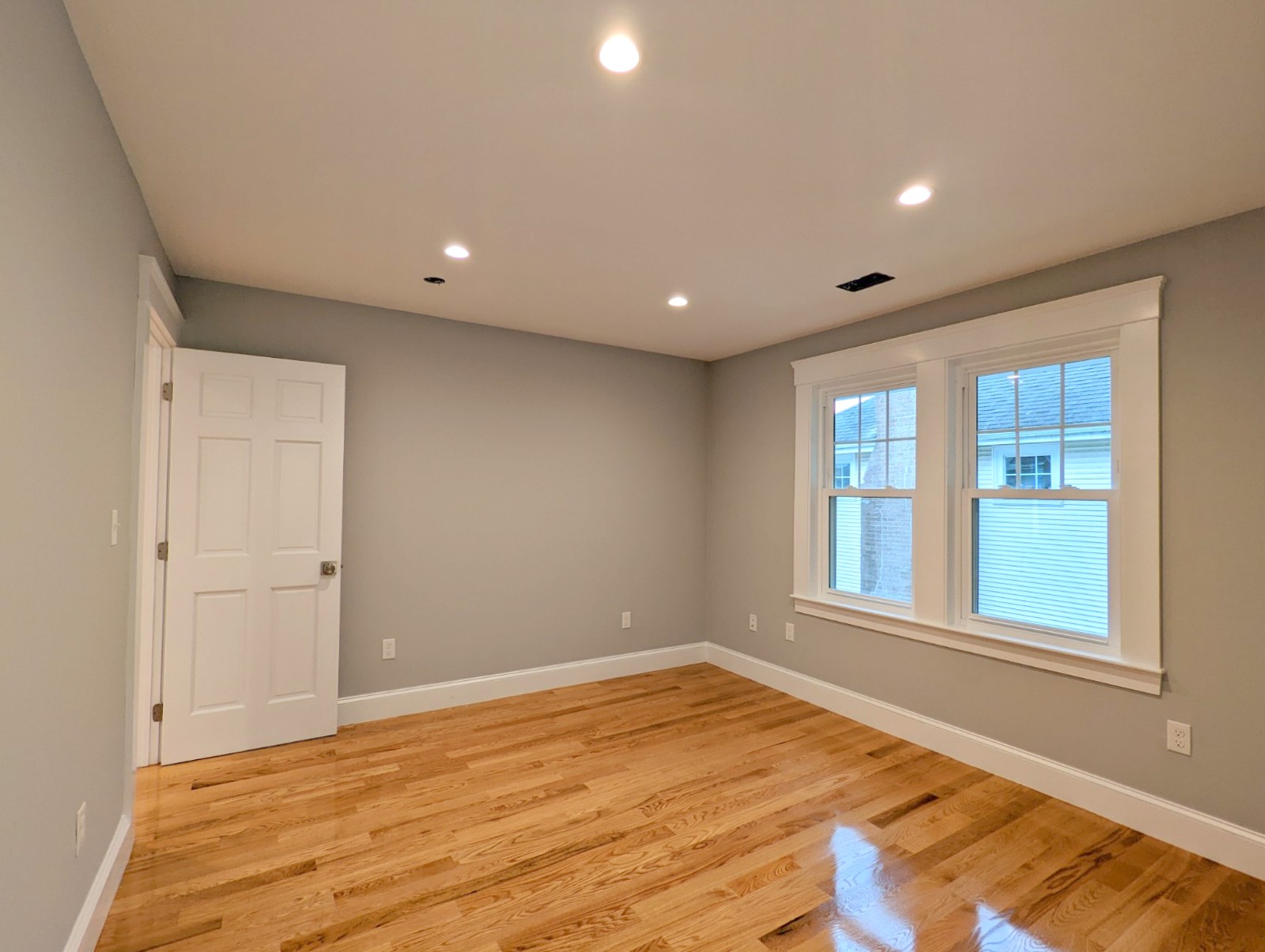 34 Brimmer St, Watertown