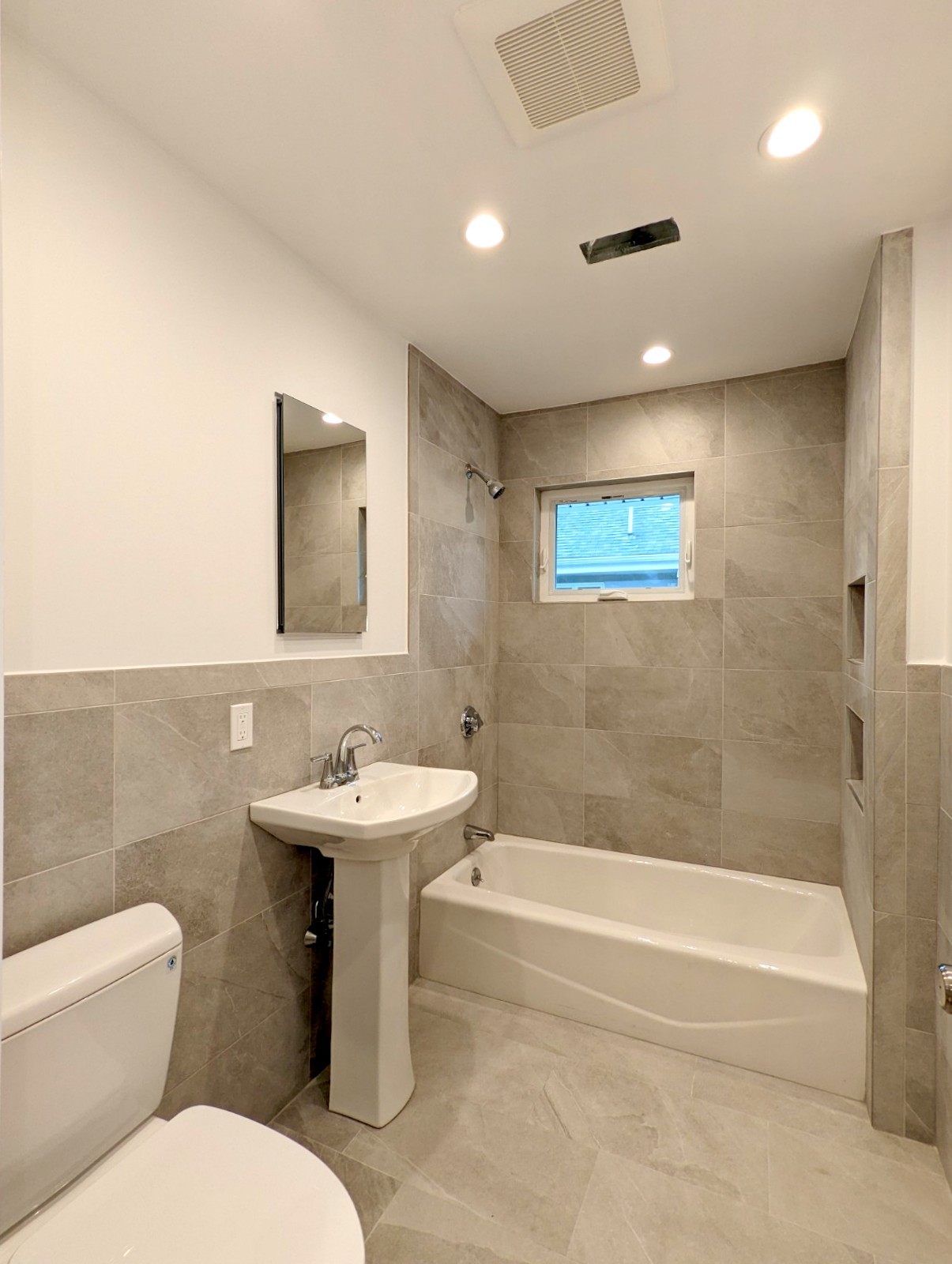 32 Brimmer St, Watertown