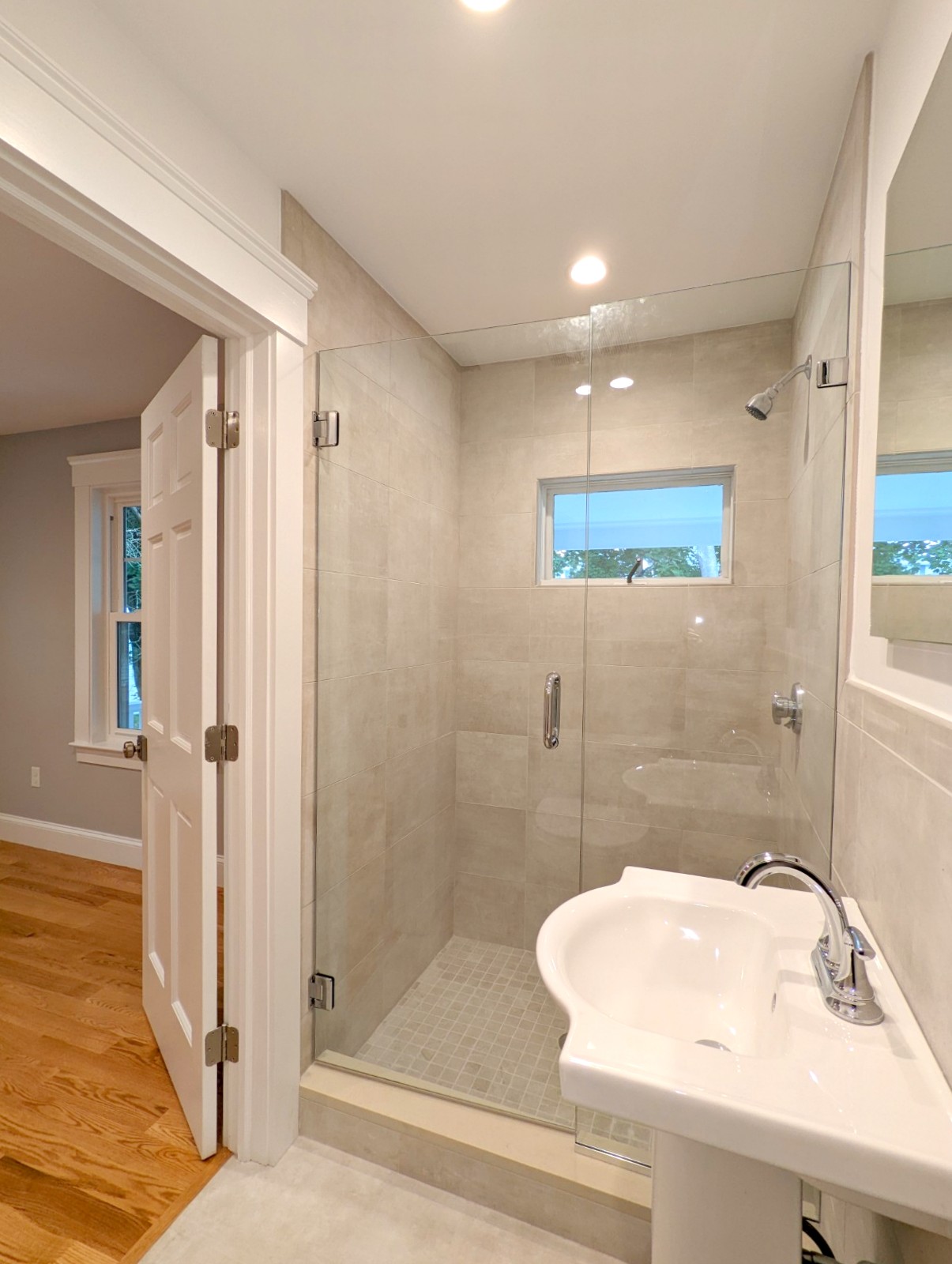 34 Brimmer St, Watertown