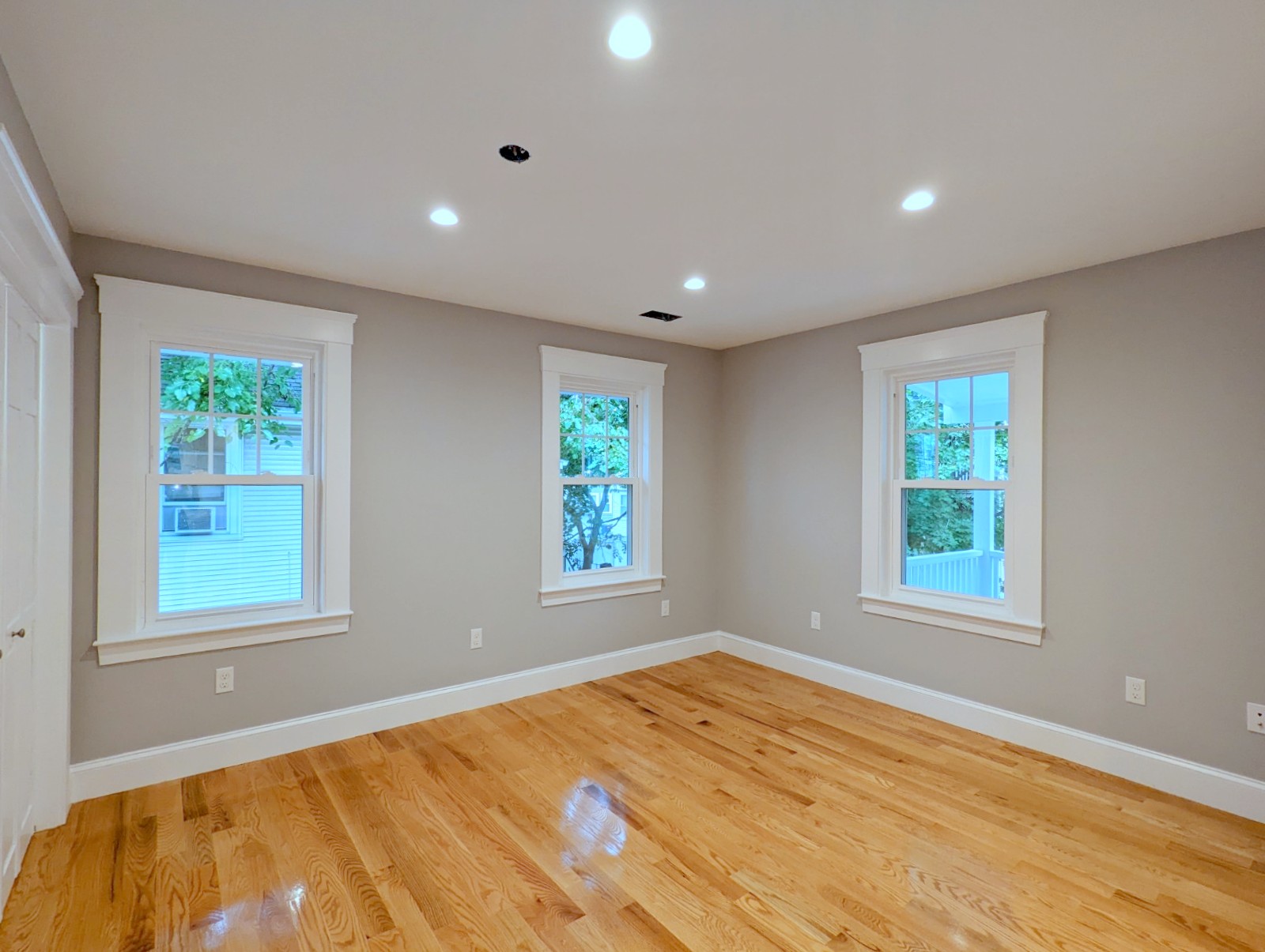 34 Brimmer St, Watertown