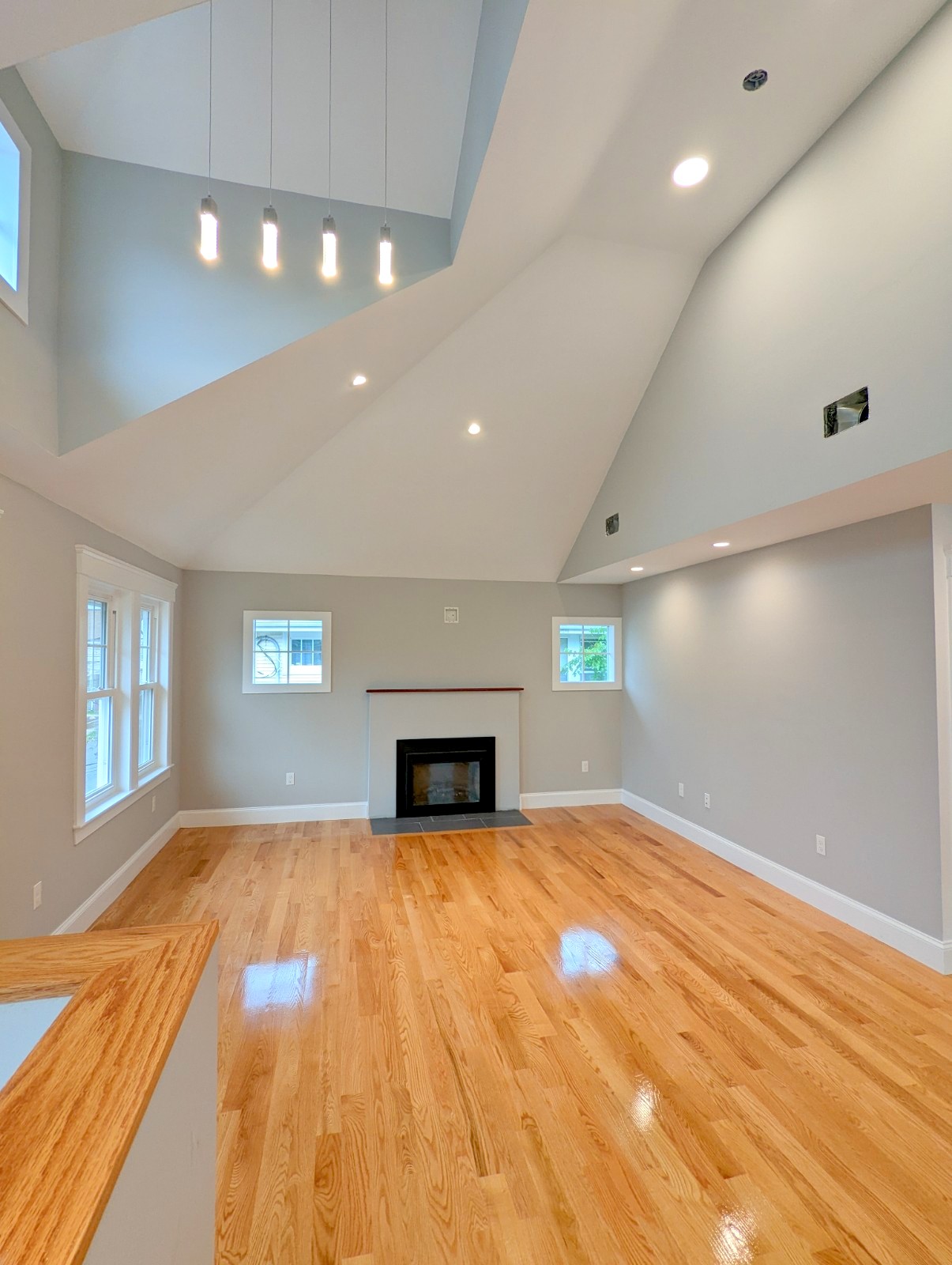 34 Brimmer St, Watertown