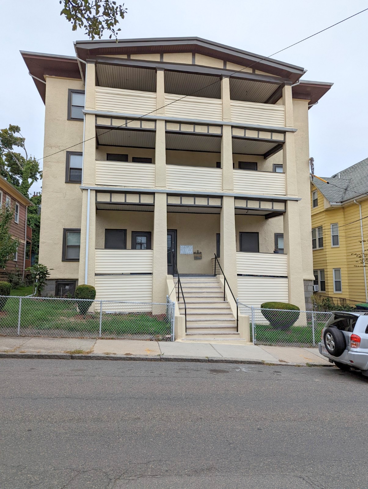 18 Fenwick St, Magoun Square