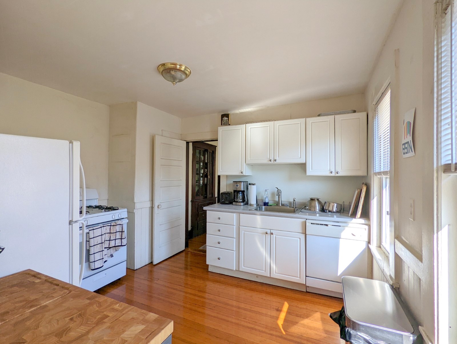 998 Broadway, Davis Square