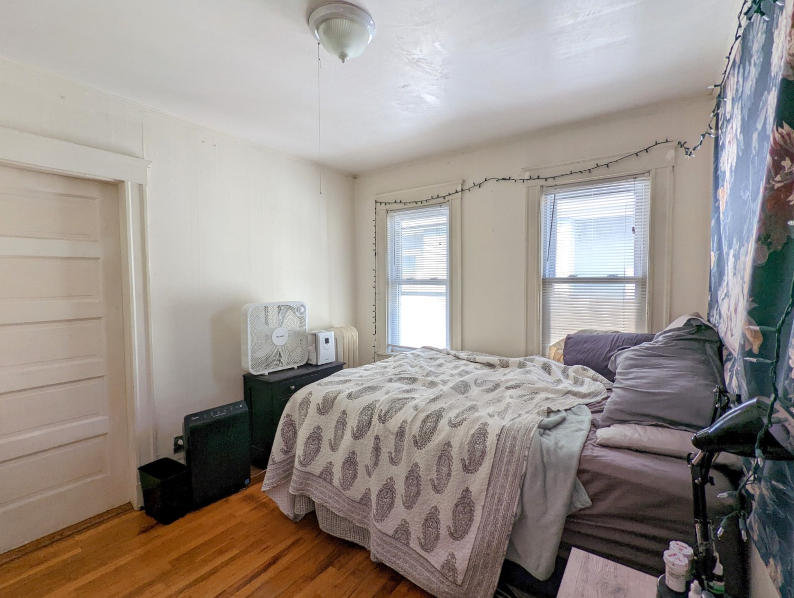 998 Broadway, Davis Square