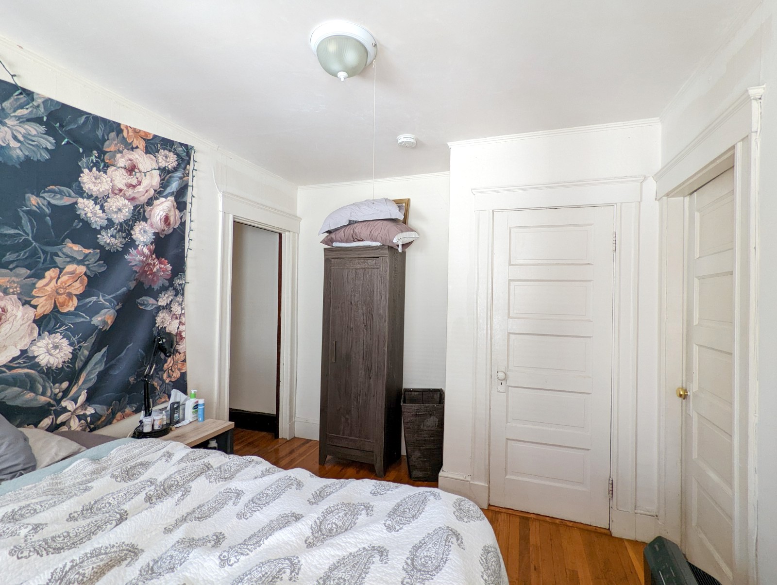 998 Broadway, Davis Square