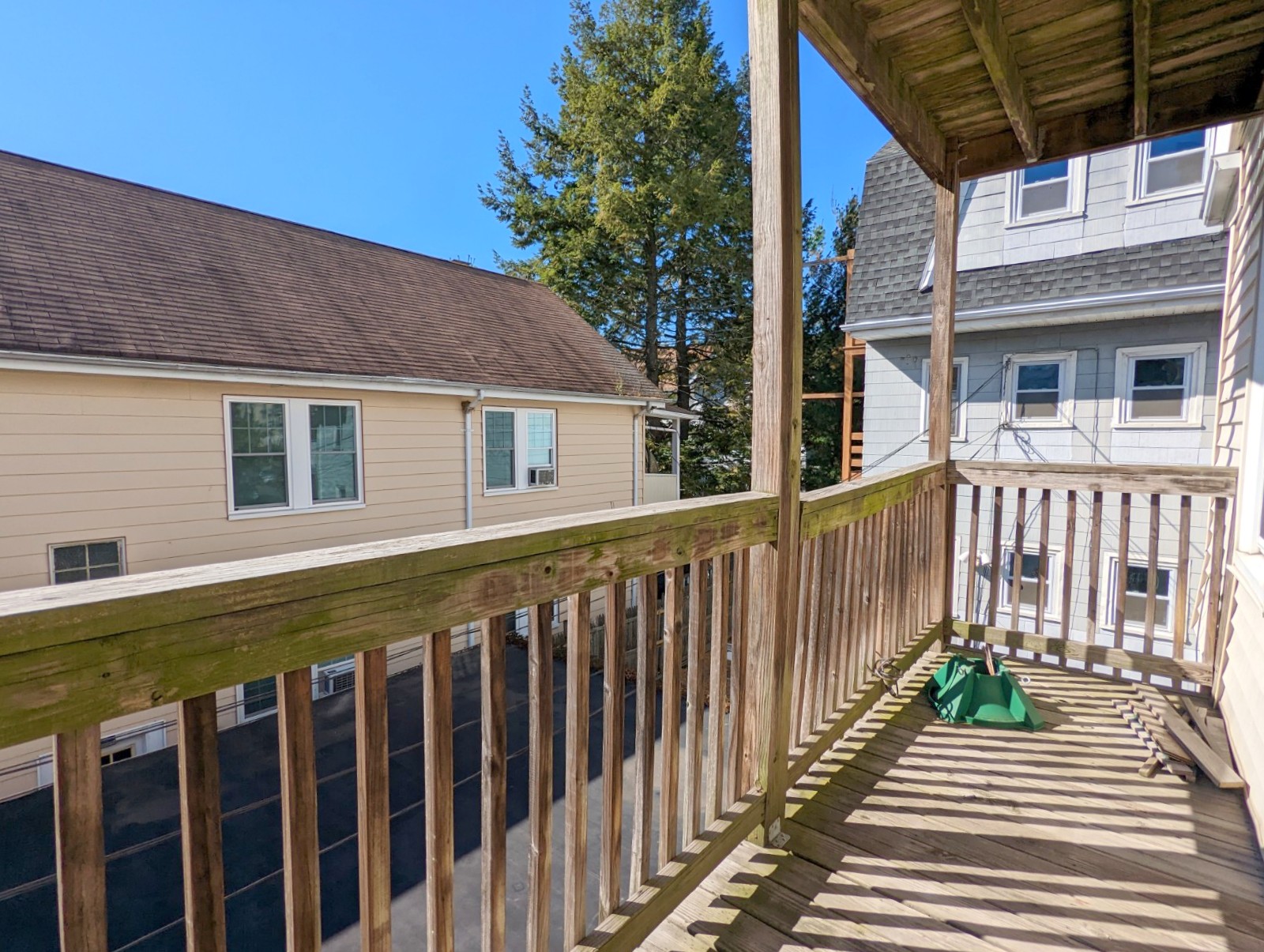 998 Broadway, Davis Square