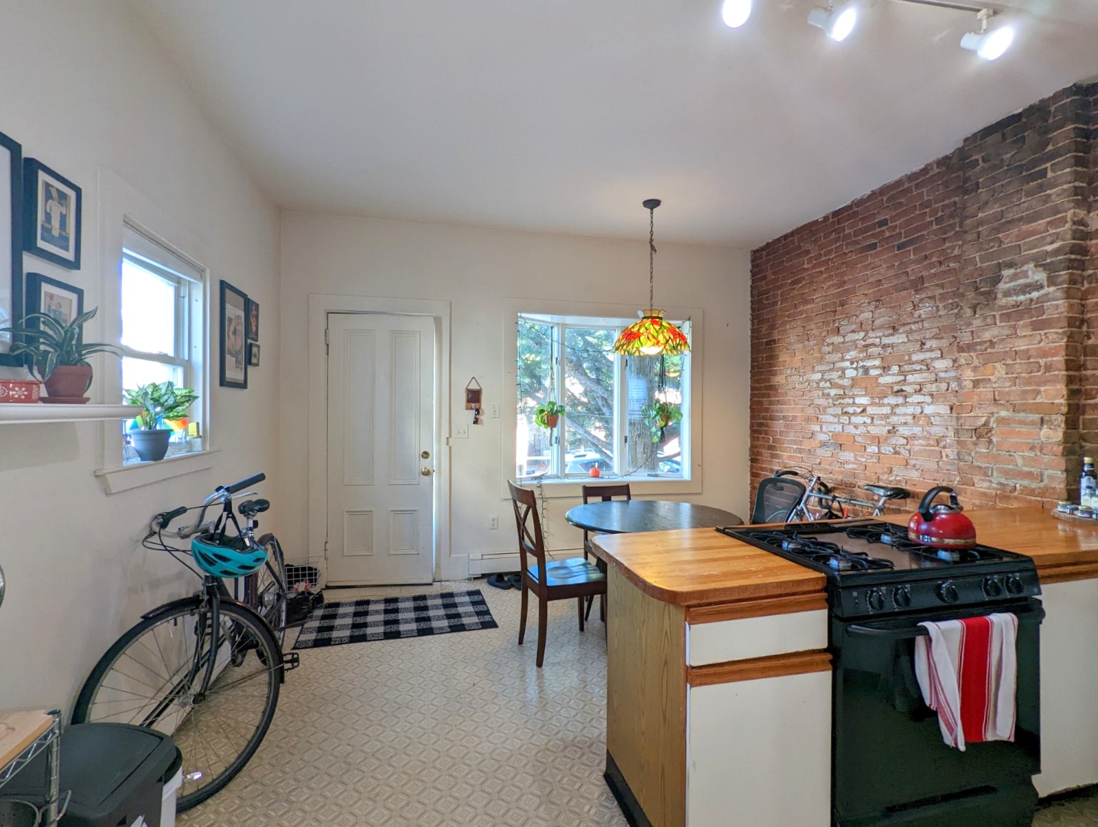 17 Howe St, Gilman Square