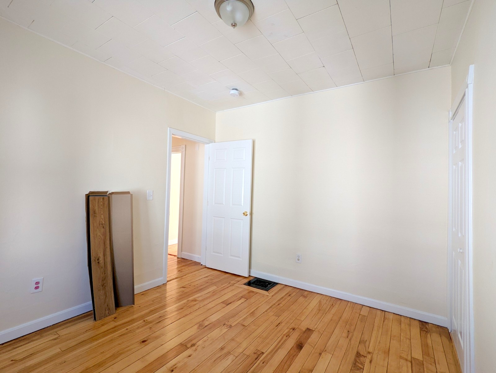 93 Madison Ave, Everett