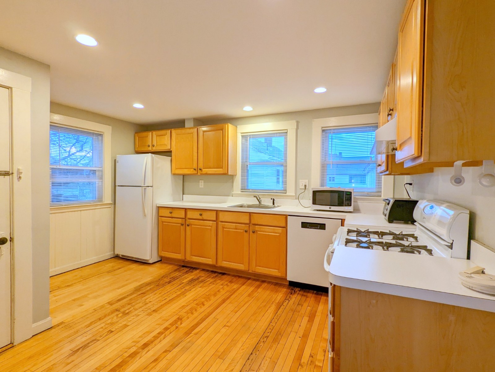 66 Thomas St, Medford