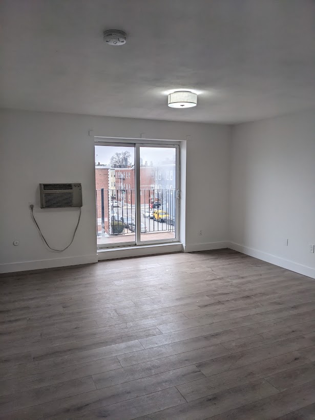 741 6th St, South Boston