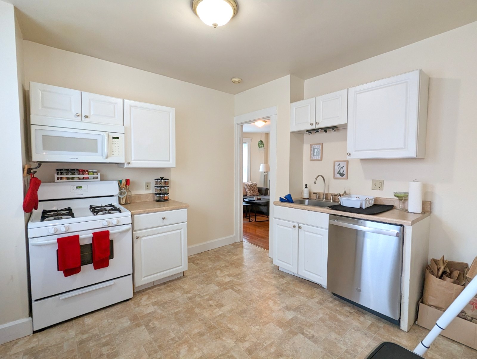 18 Sanborn Ave, Union Square