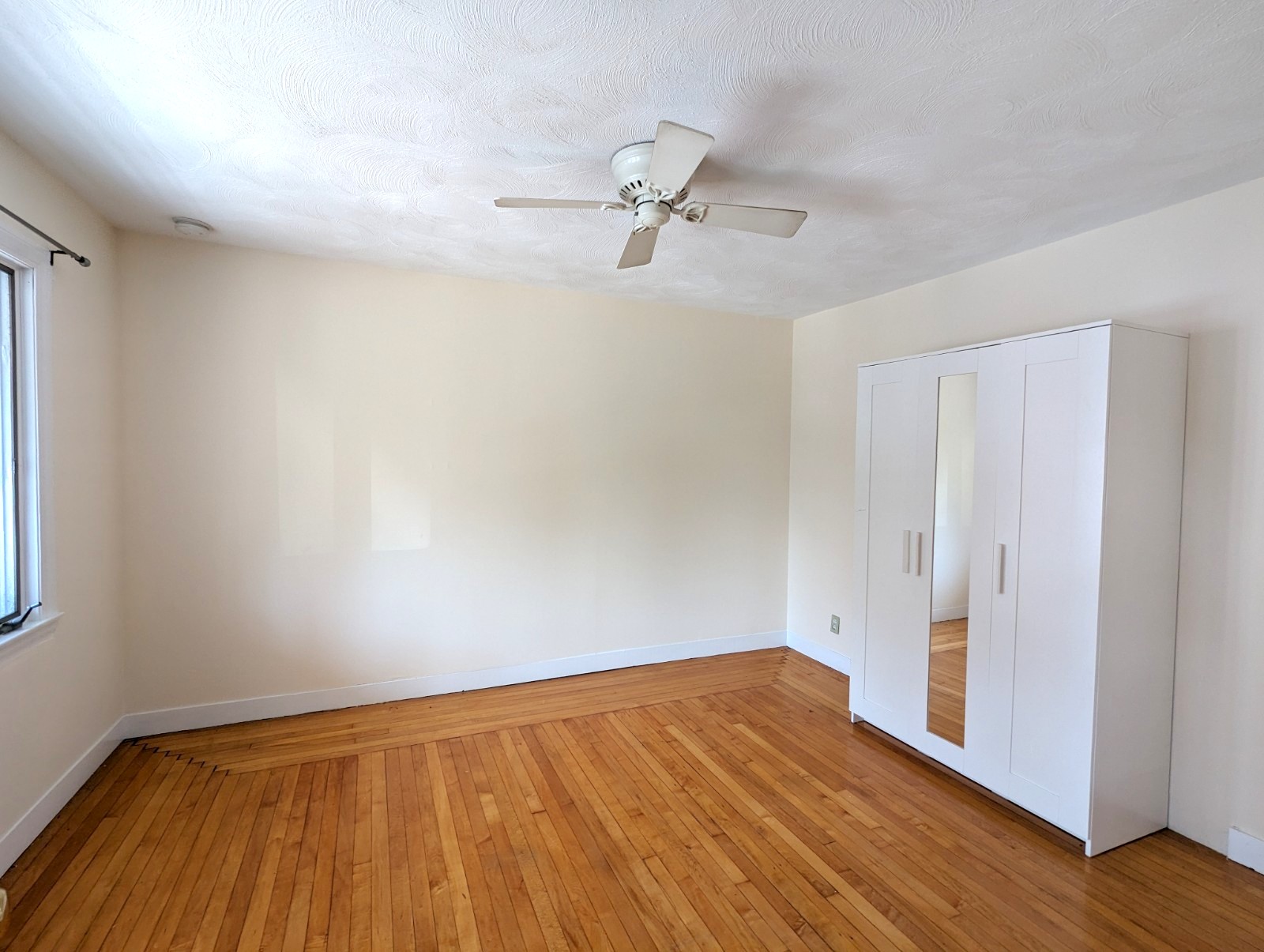 14 Maple Ave, Medford