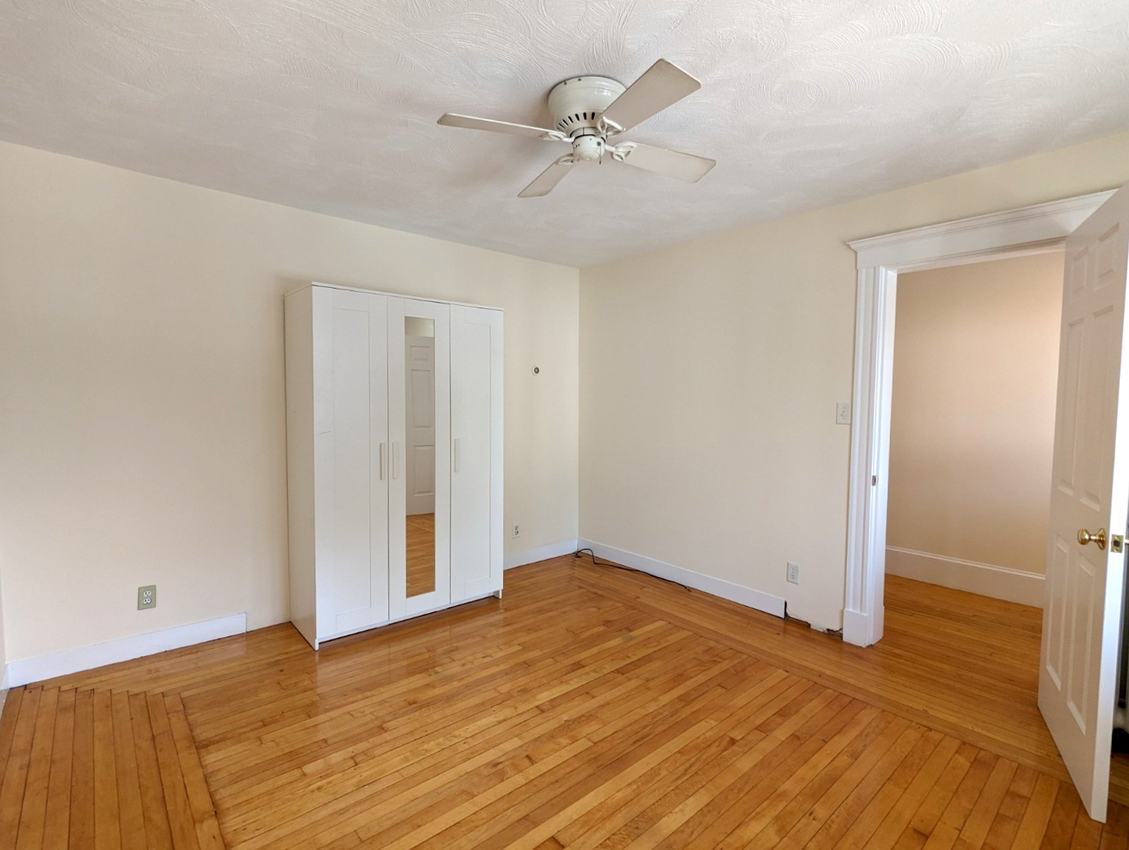 14 Maple Ave, Medford