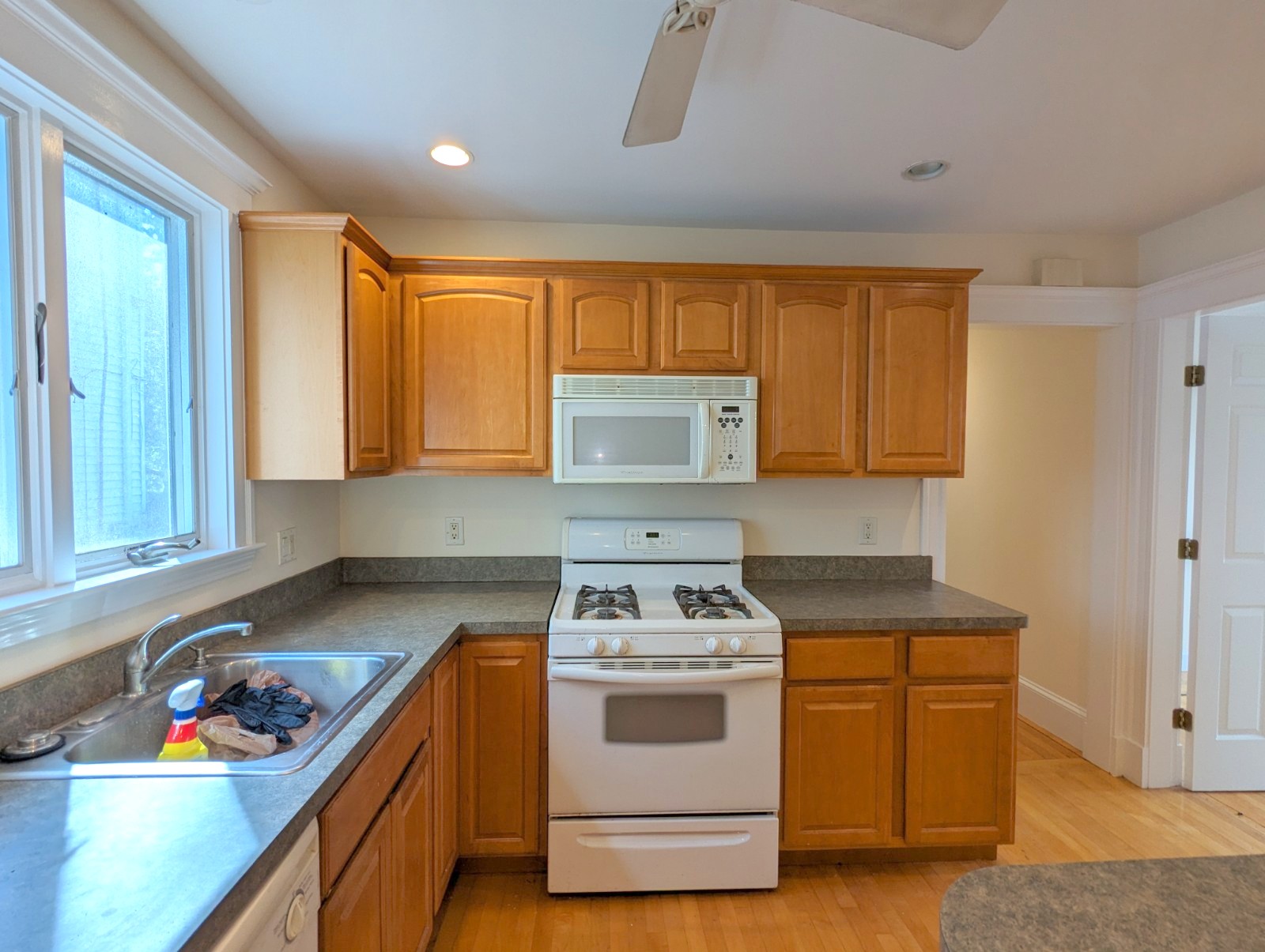 14 Maple Ave, Medford