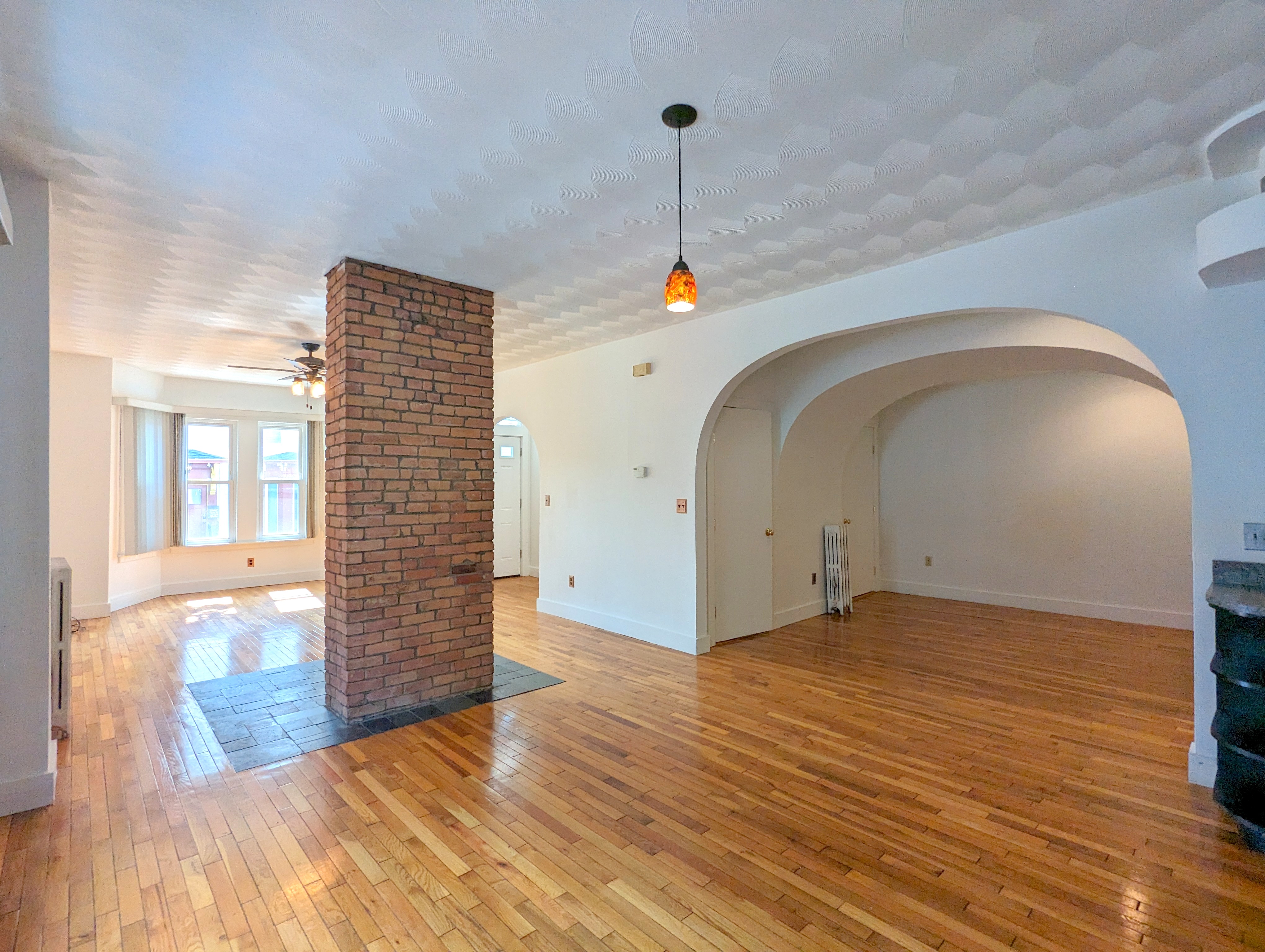 15 Douglas St, Central Square