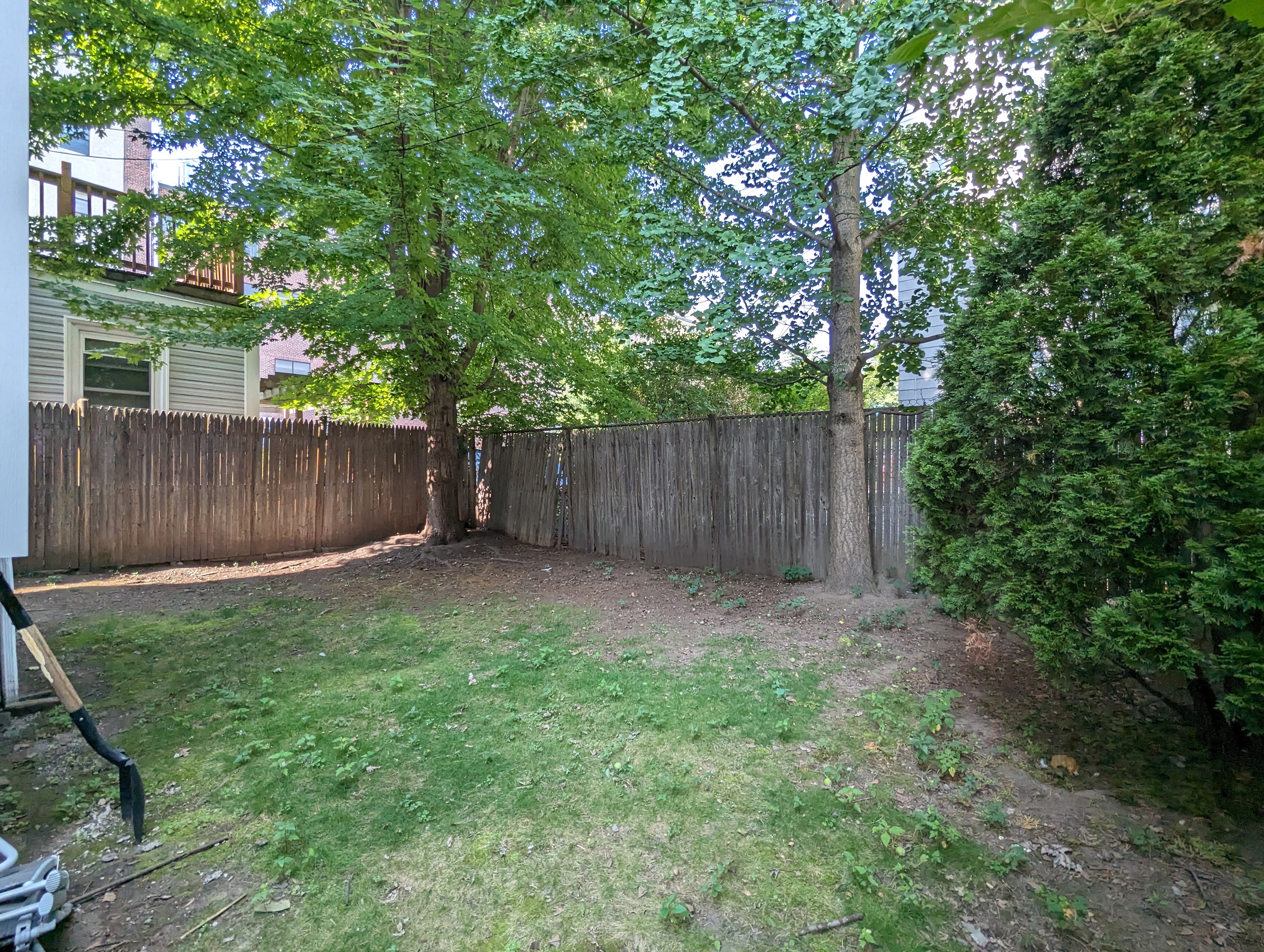 15 Douglas St, Central Square