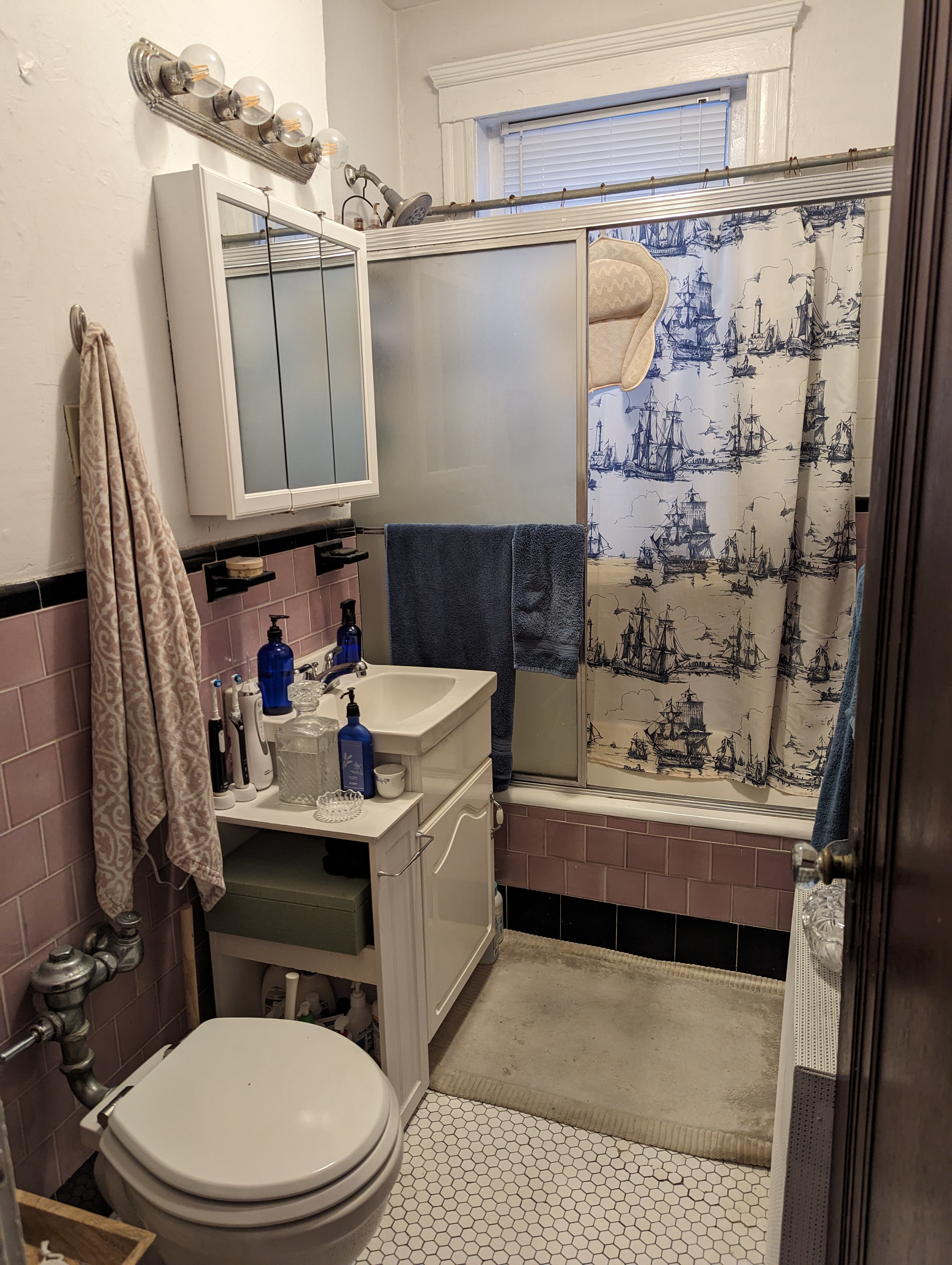 2003 Commonwealth Ave, Brighton