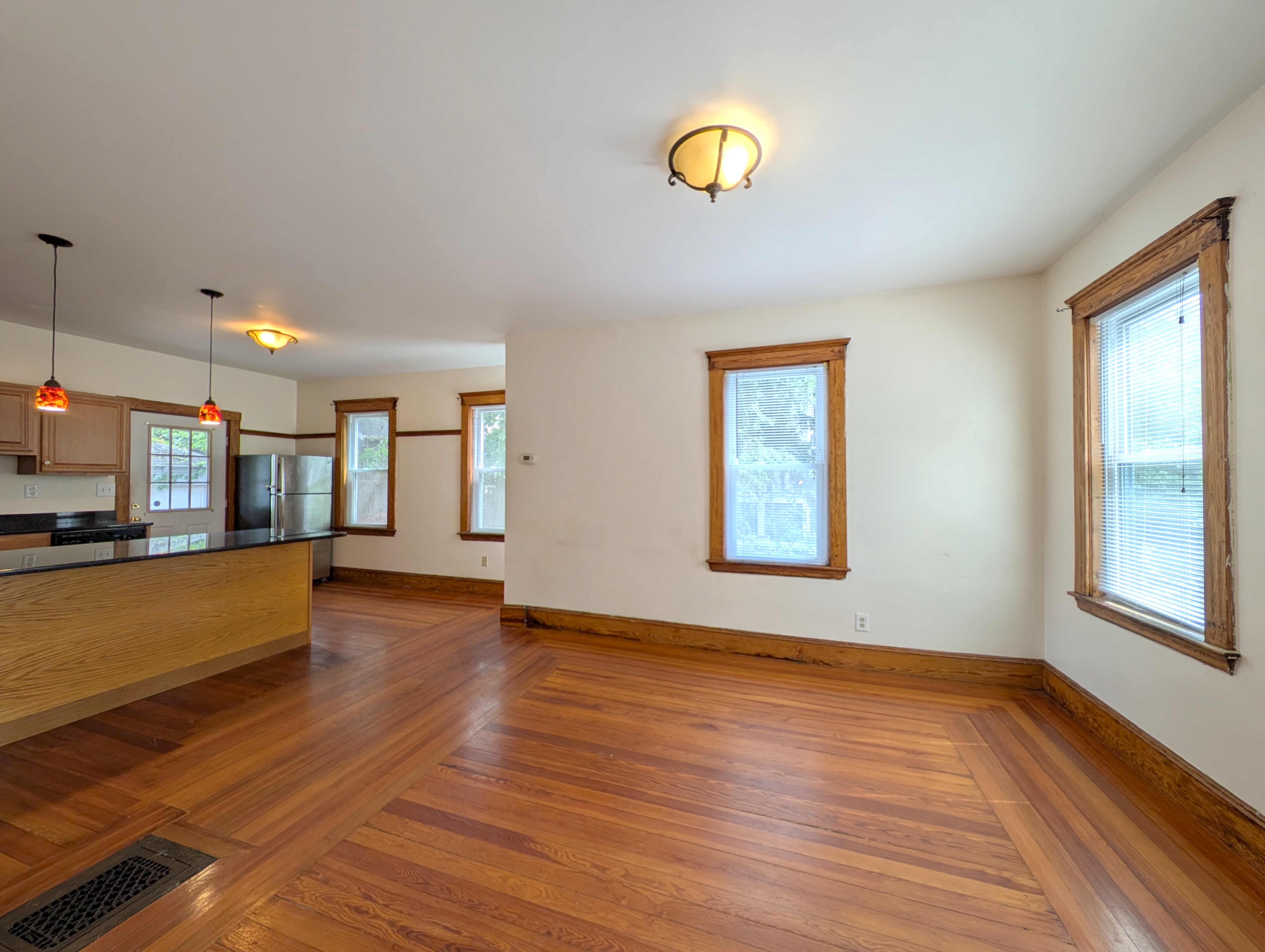 79 Capen St, Medford