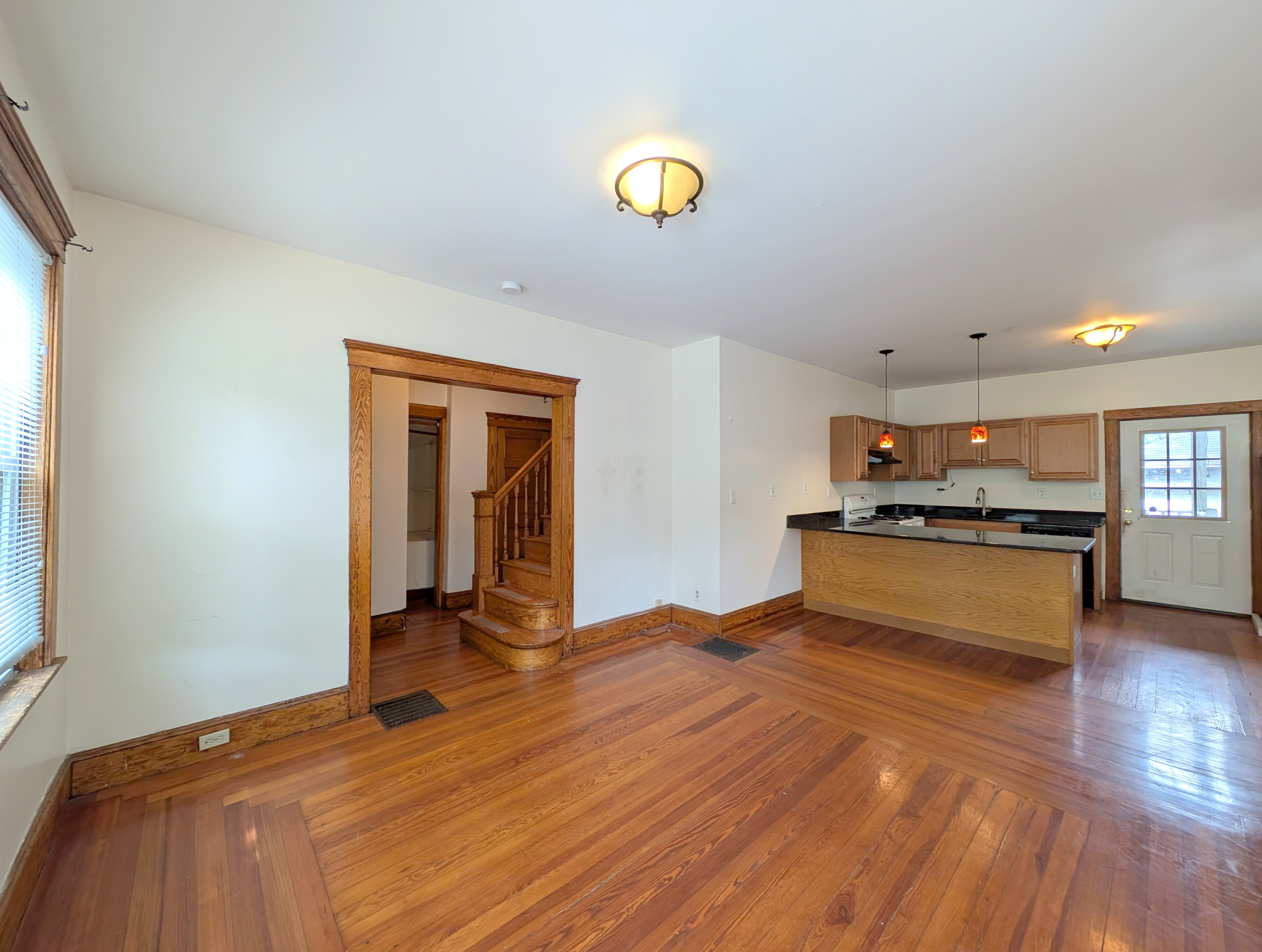 79 Capen St, Medford