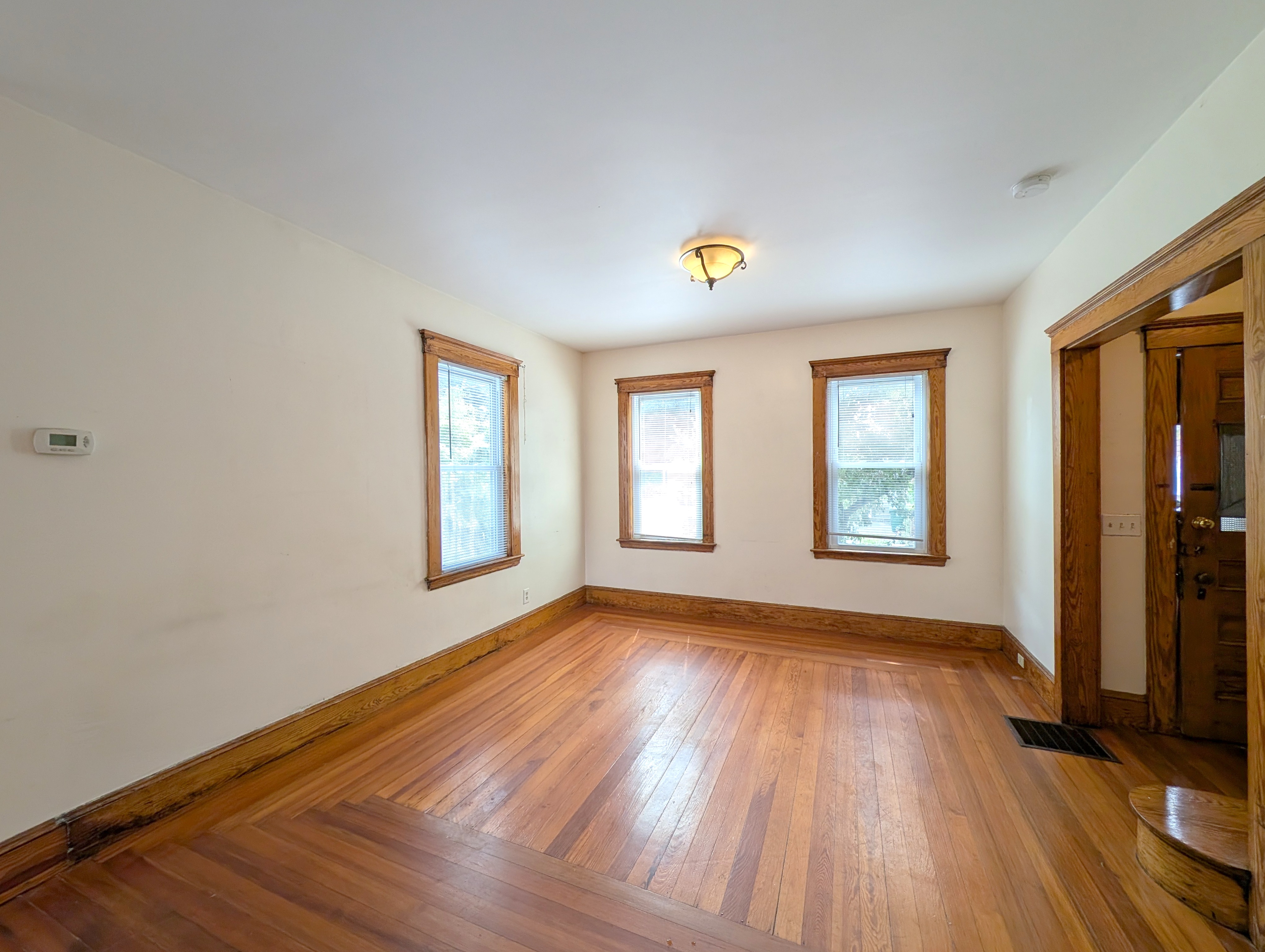 79 Capen St, Medford