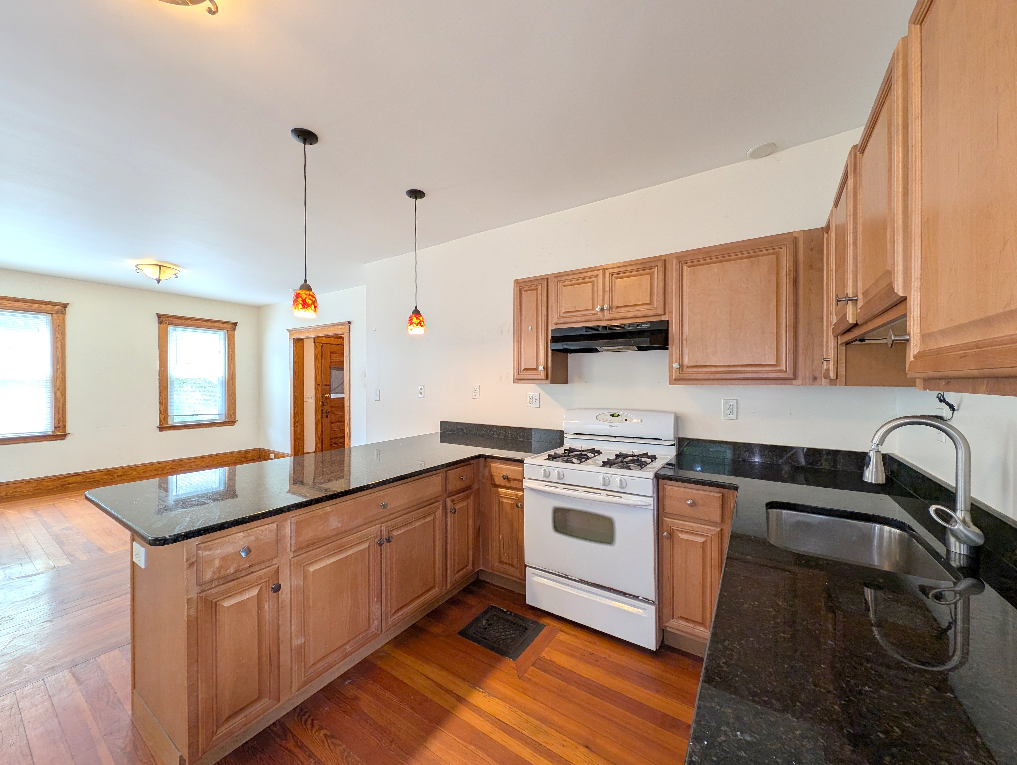 79 Capen St, Medford