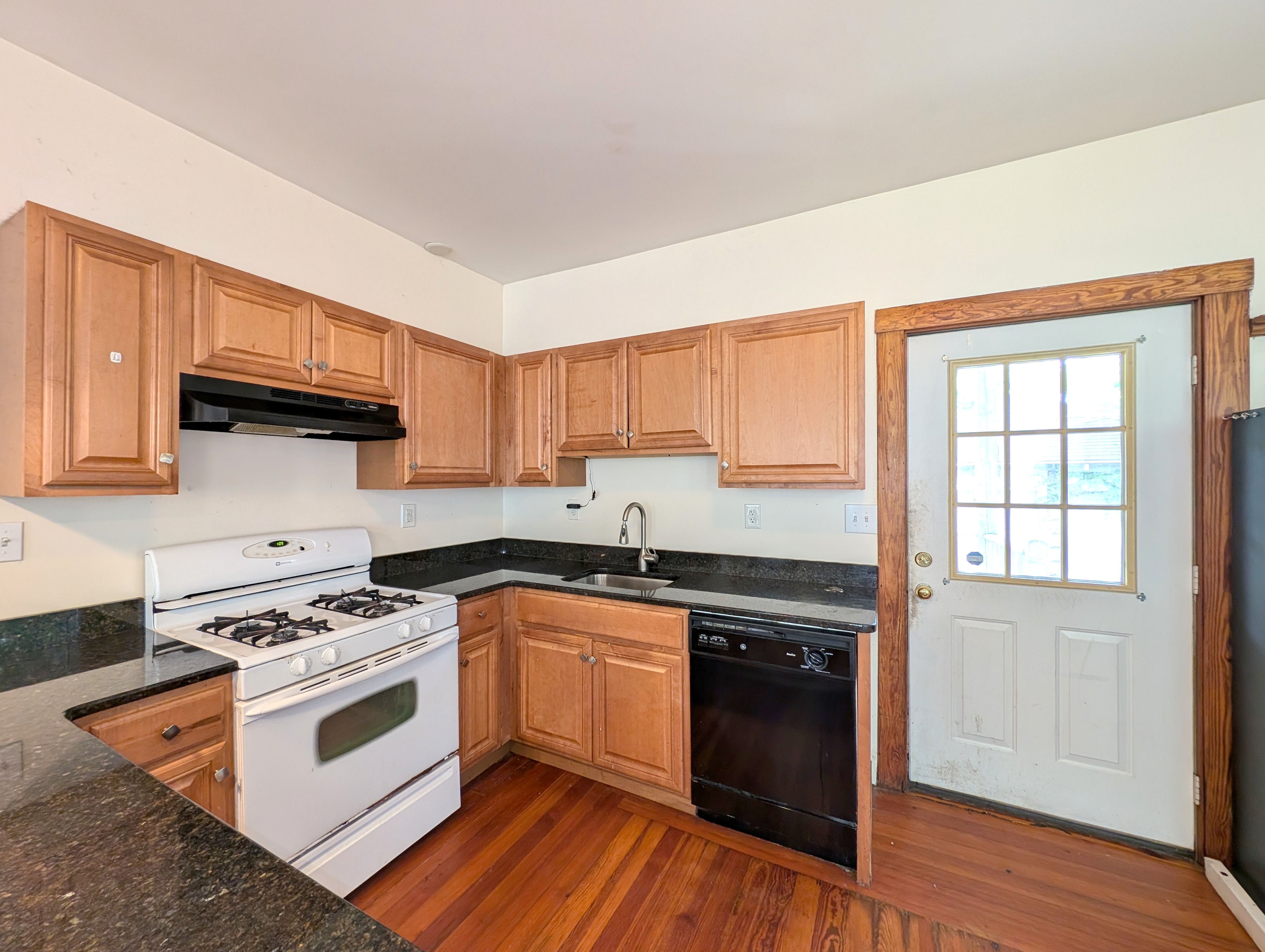 79 Capen St, Medford