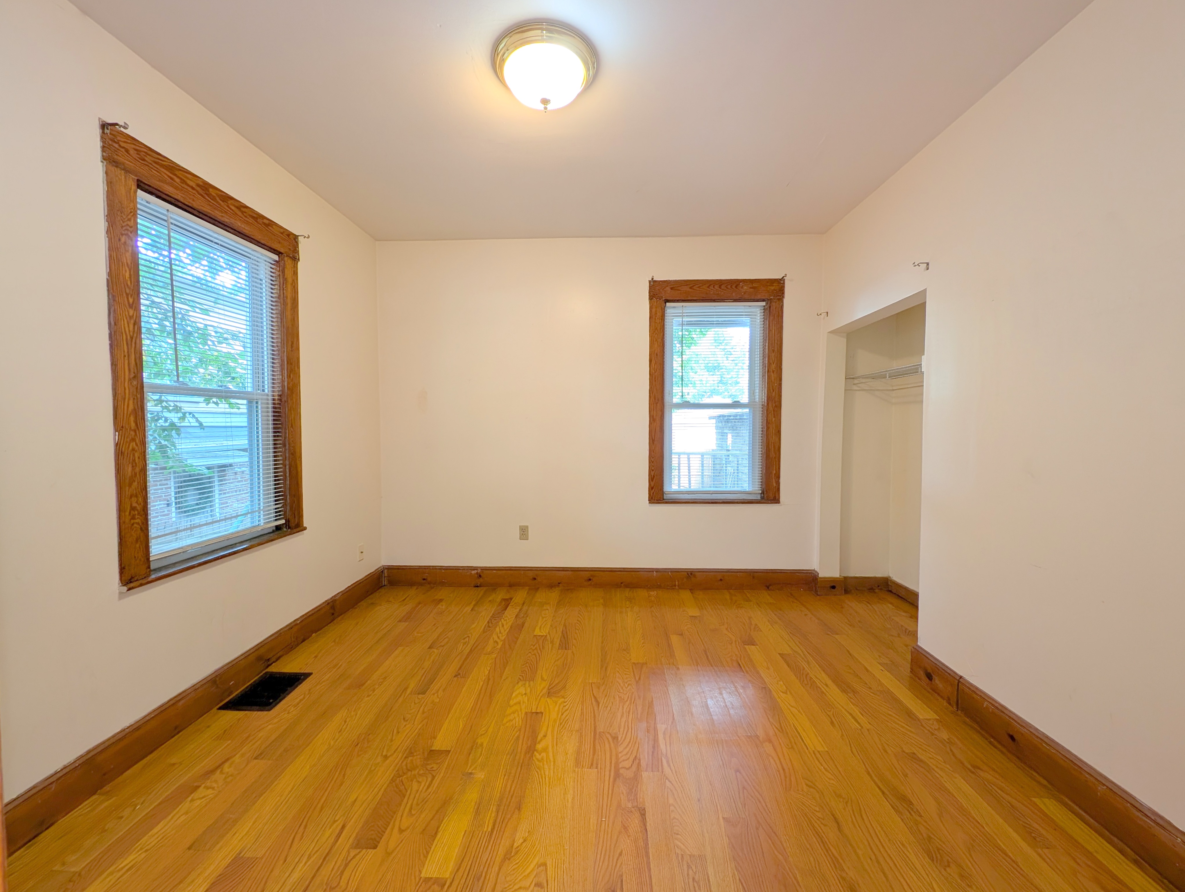 79 Capen St, Medford