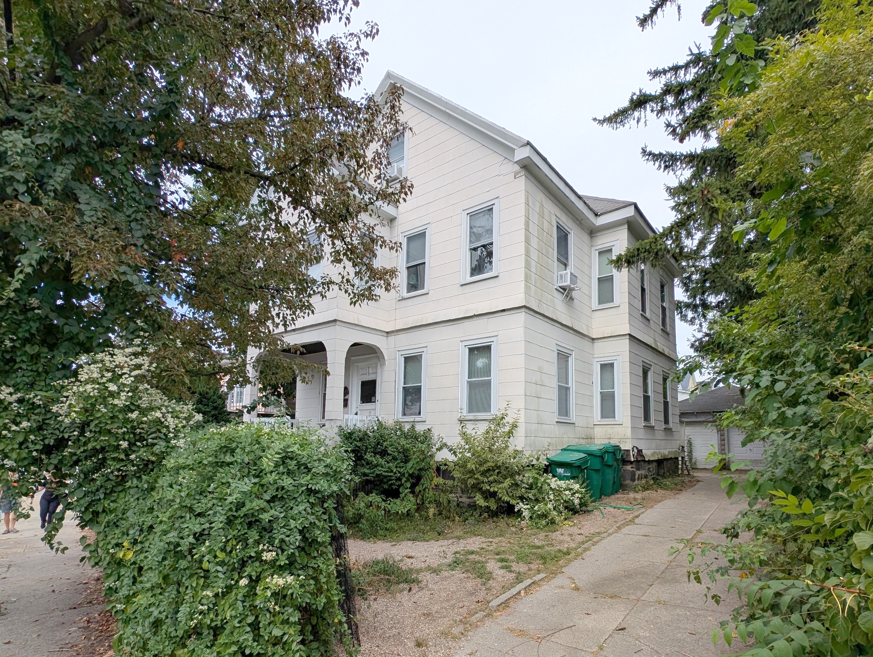 79 Capen St, Medford